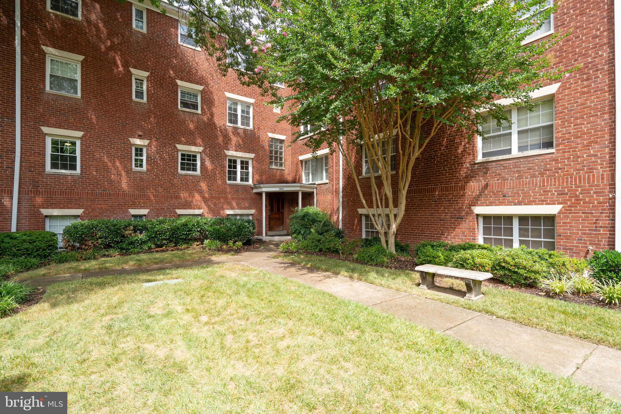 ROSSLYN HEIGHTS - Residential