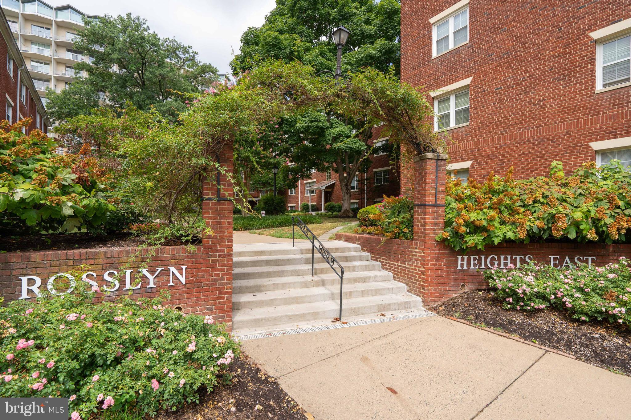 ROSSLYN HEIGHTS - Residential
