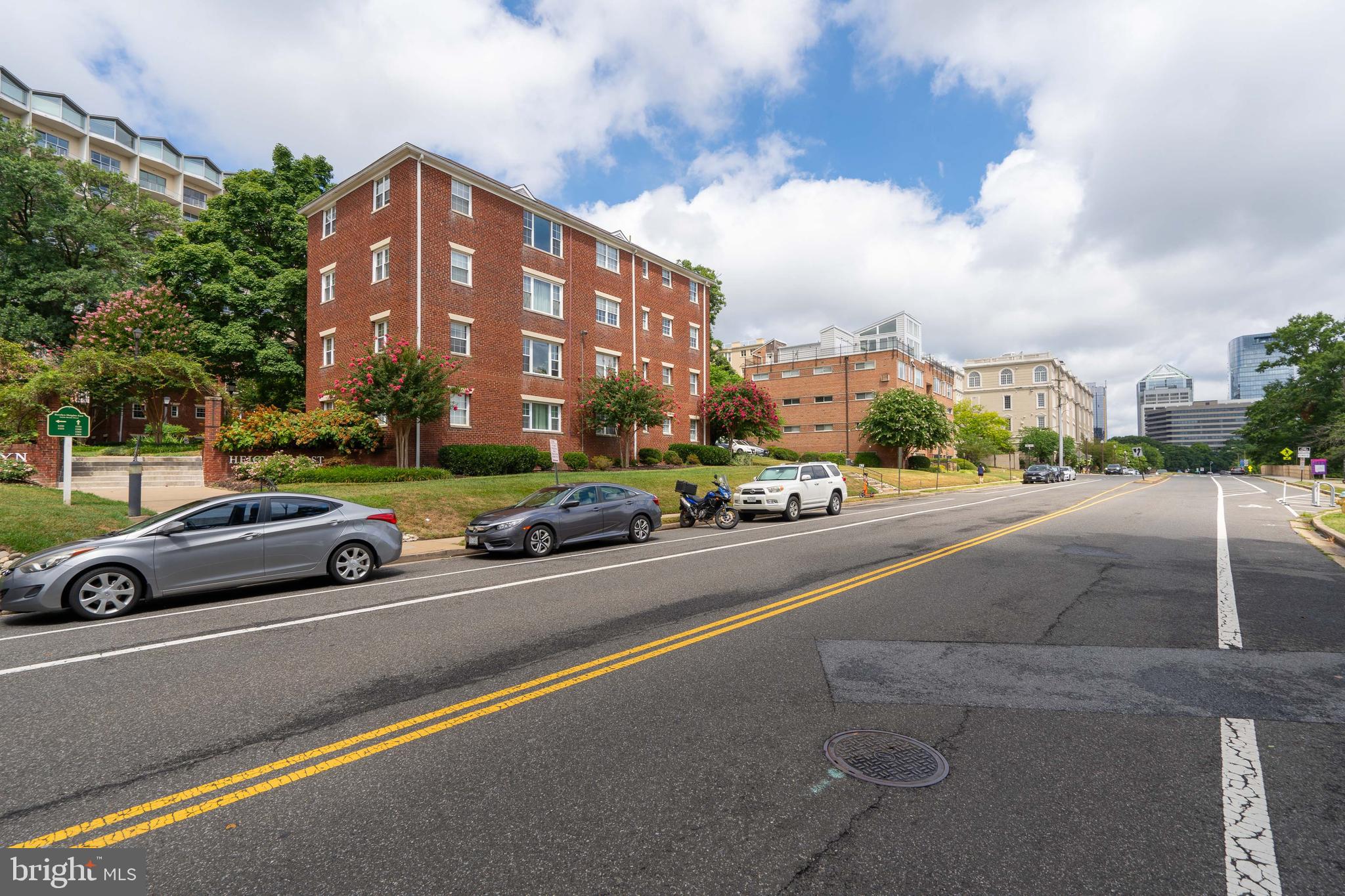 ROSSLYN HEIGHTS - Residential