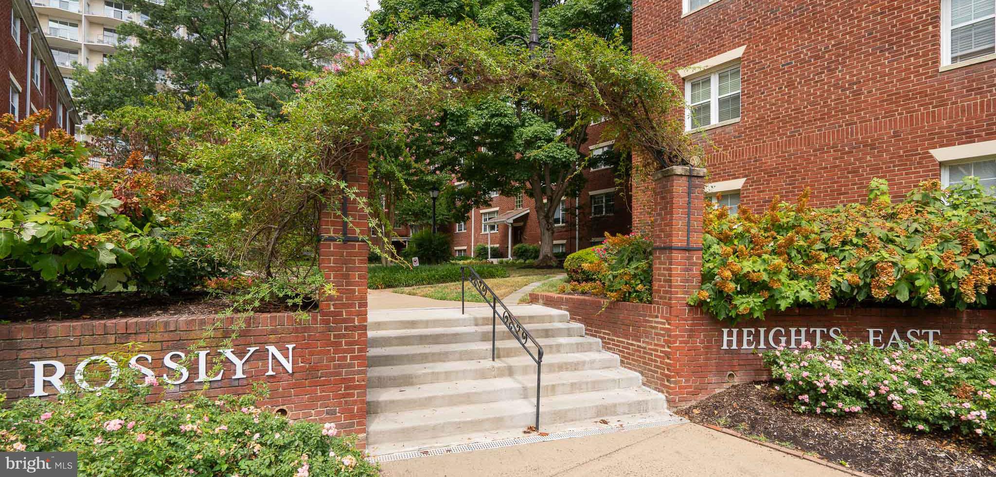 ROSSLYN HEIGHTS - Residential