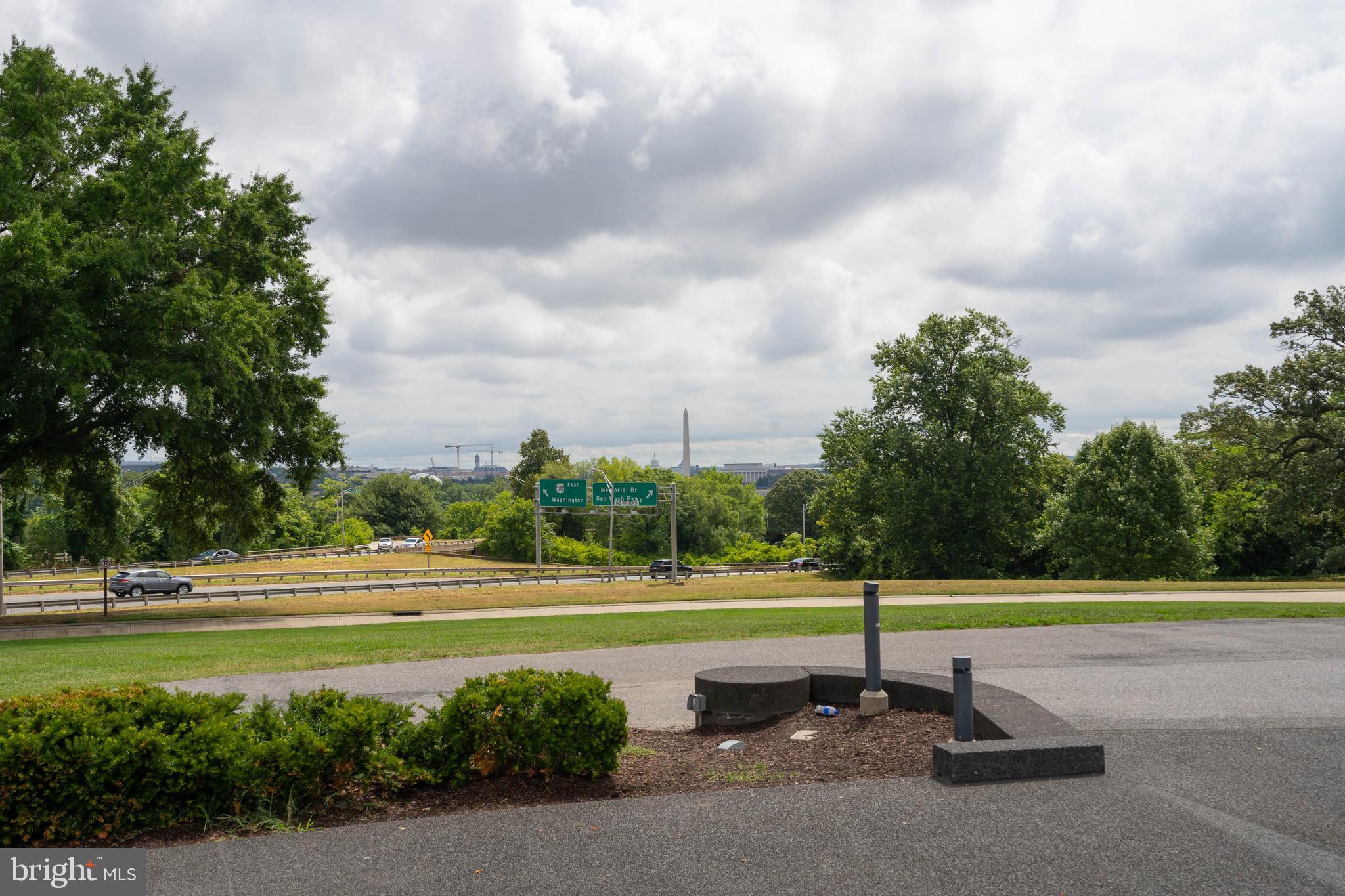 ROSSLYN HEIGHTS - Residential