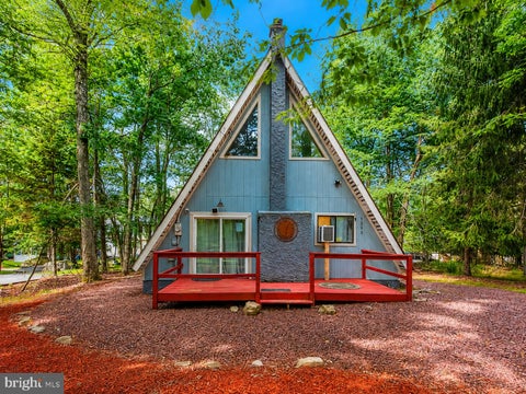 Photo of 5608 Pembrook Drive, TOBYHANNA, PA 18466 (MLS # PAMR2007300)