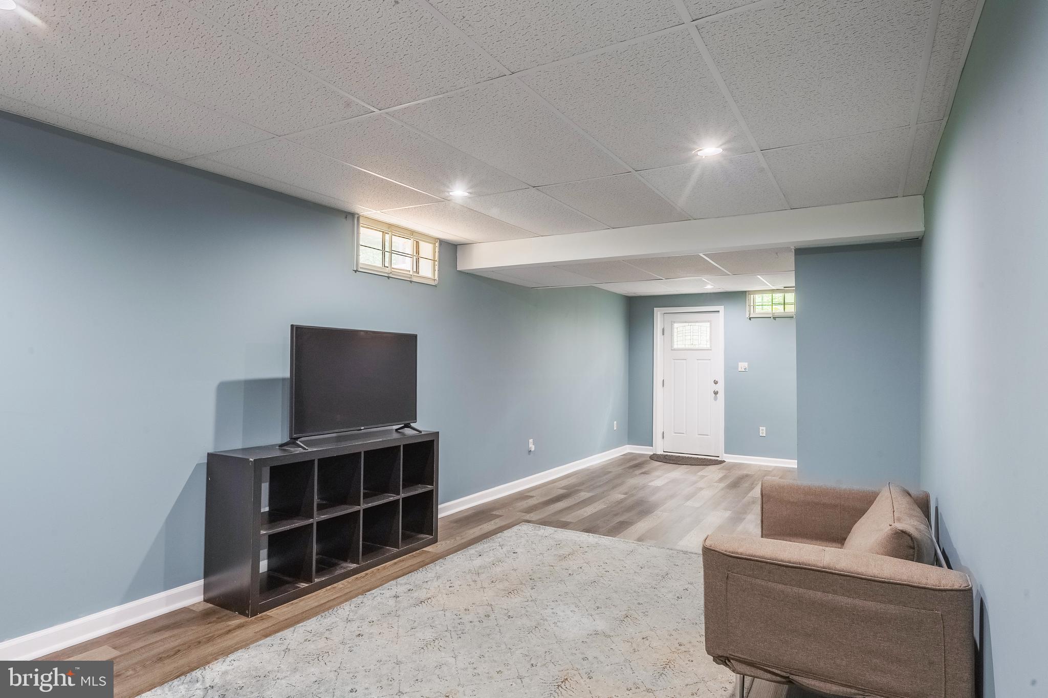 LAKE RIDGE - Residential Lease