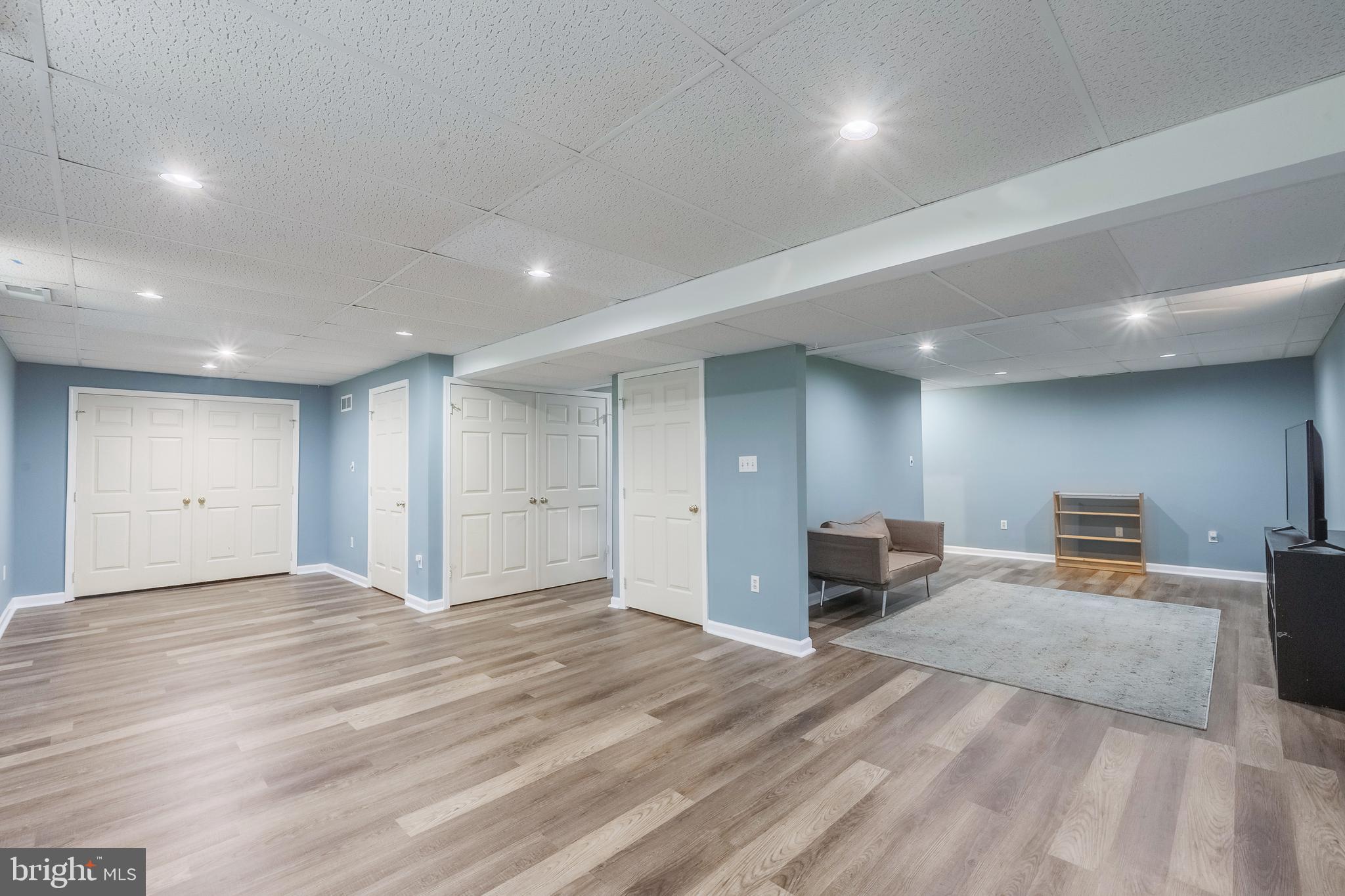 LAKE RIDGE - Residential Lease