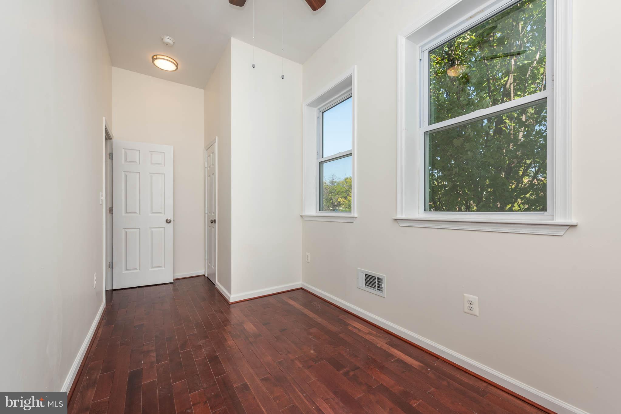 SANDTOWN-WINCHESTER - Residential