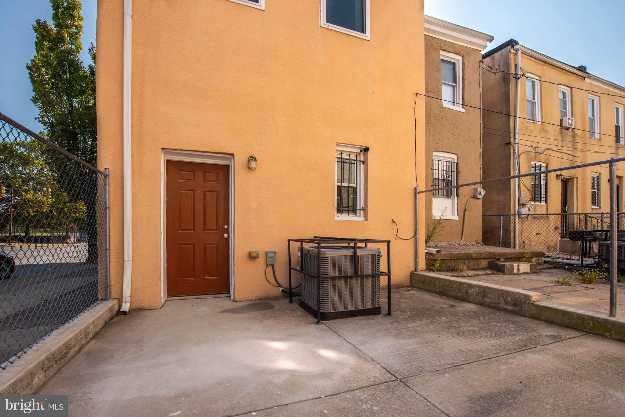 SANDTOWN-WINCHESTER - Residential