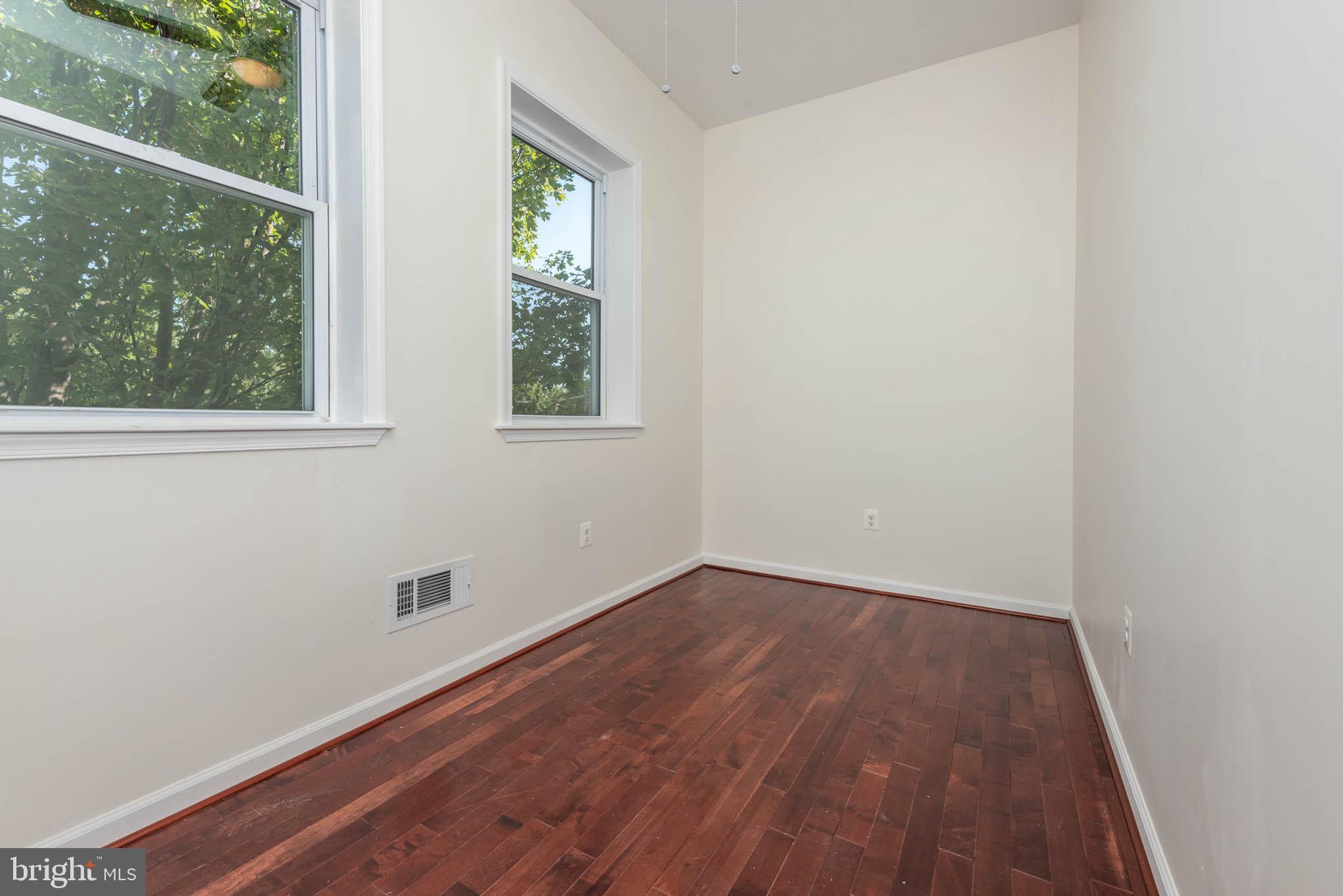 SANDTOWN-WINCHESTER - Residential
