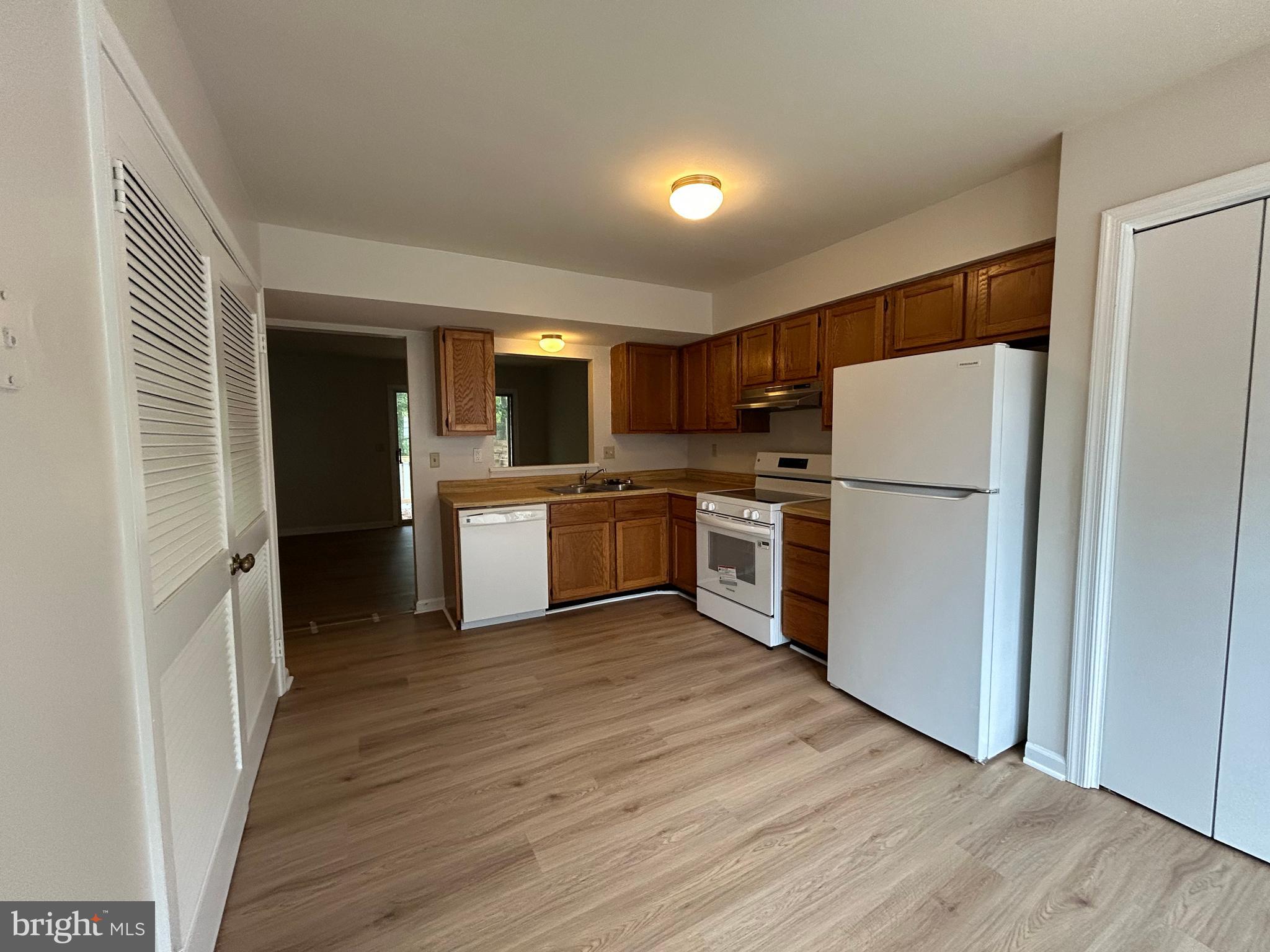 KINGS WOOD TOWNHOUSES - Residential Lease