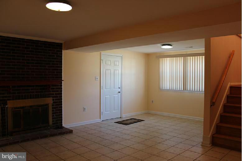 DALE CITY - Residential Lease