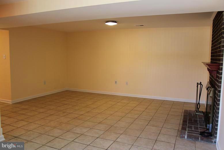 DALE CITY - Residential Lease