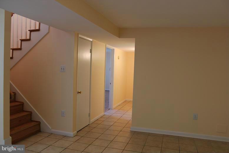 DALE CITY - Residential Lease