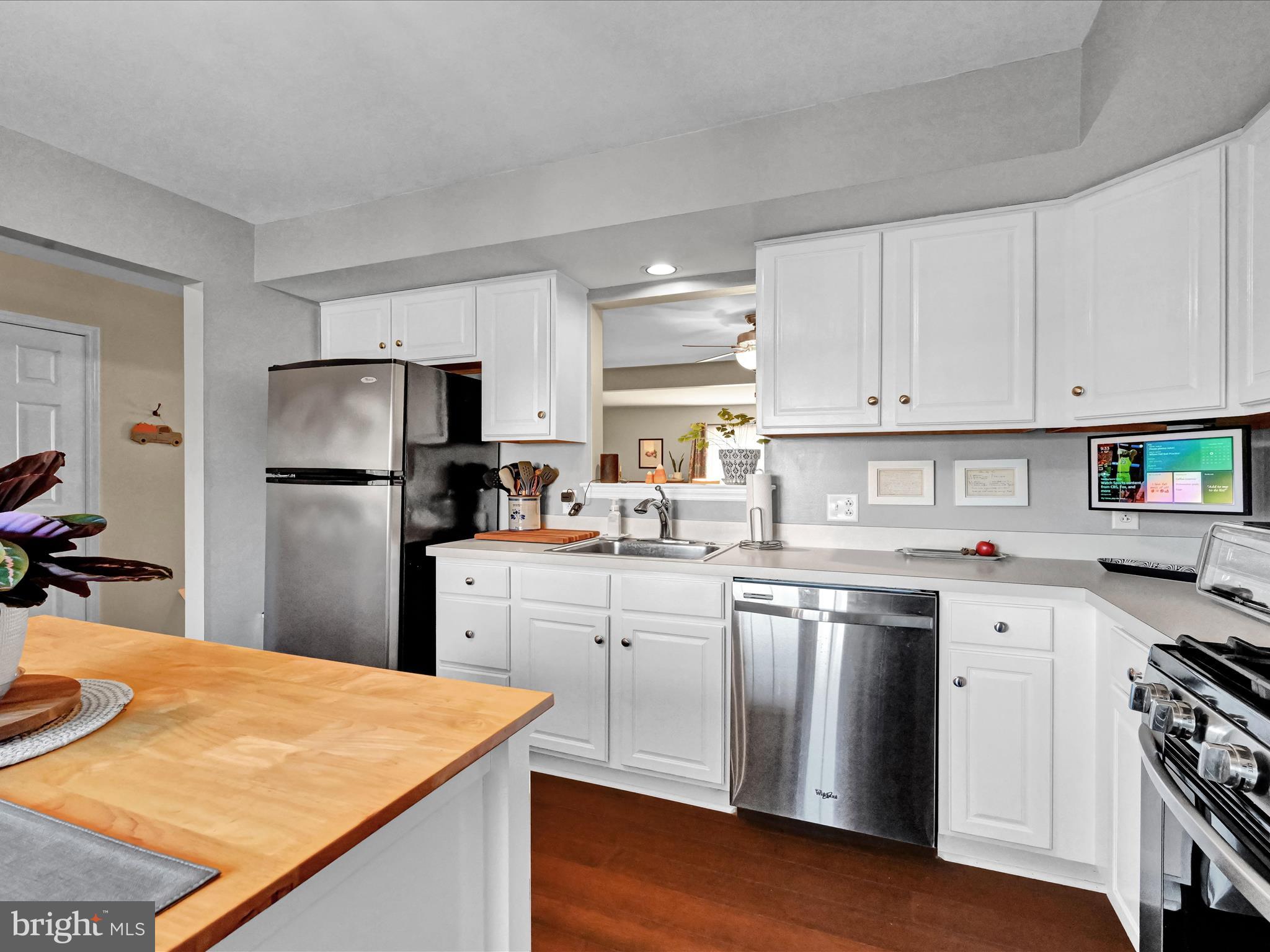 OAK MEADOWS - Residential