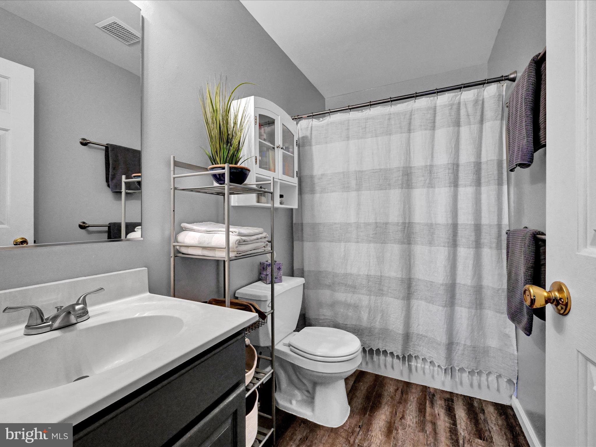 OAK MEADOWS - Residential