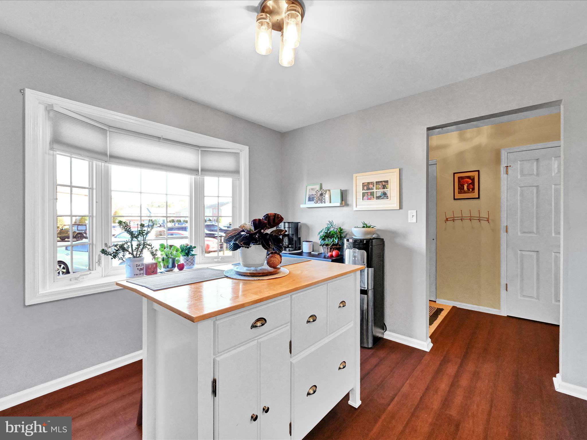 OAK MEADOWS - Residential