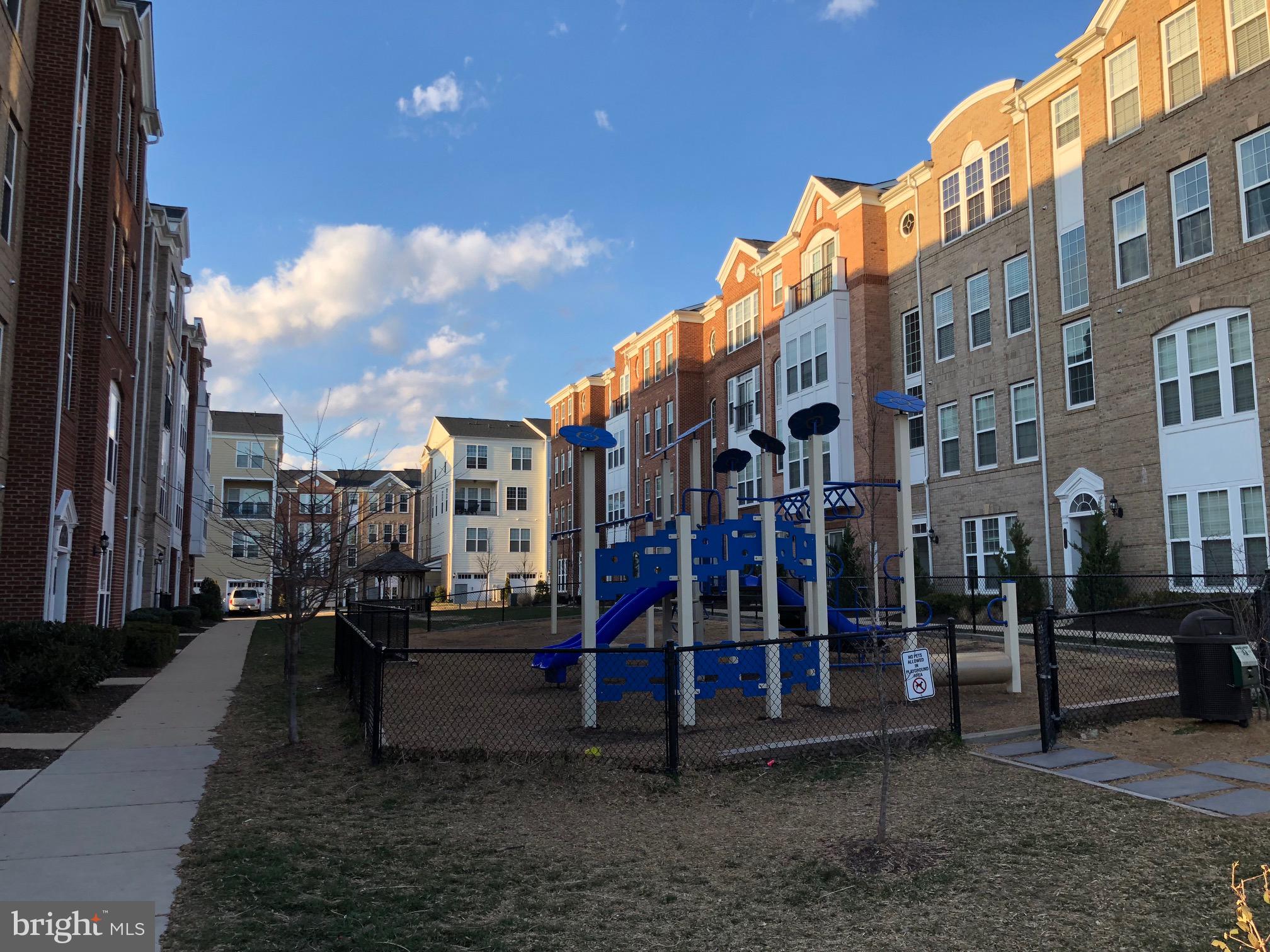 GOOSE CREEK VILLAGE NORTH - Residential Lease