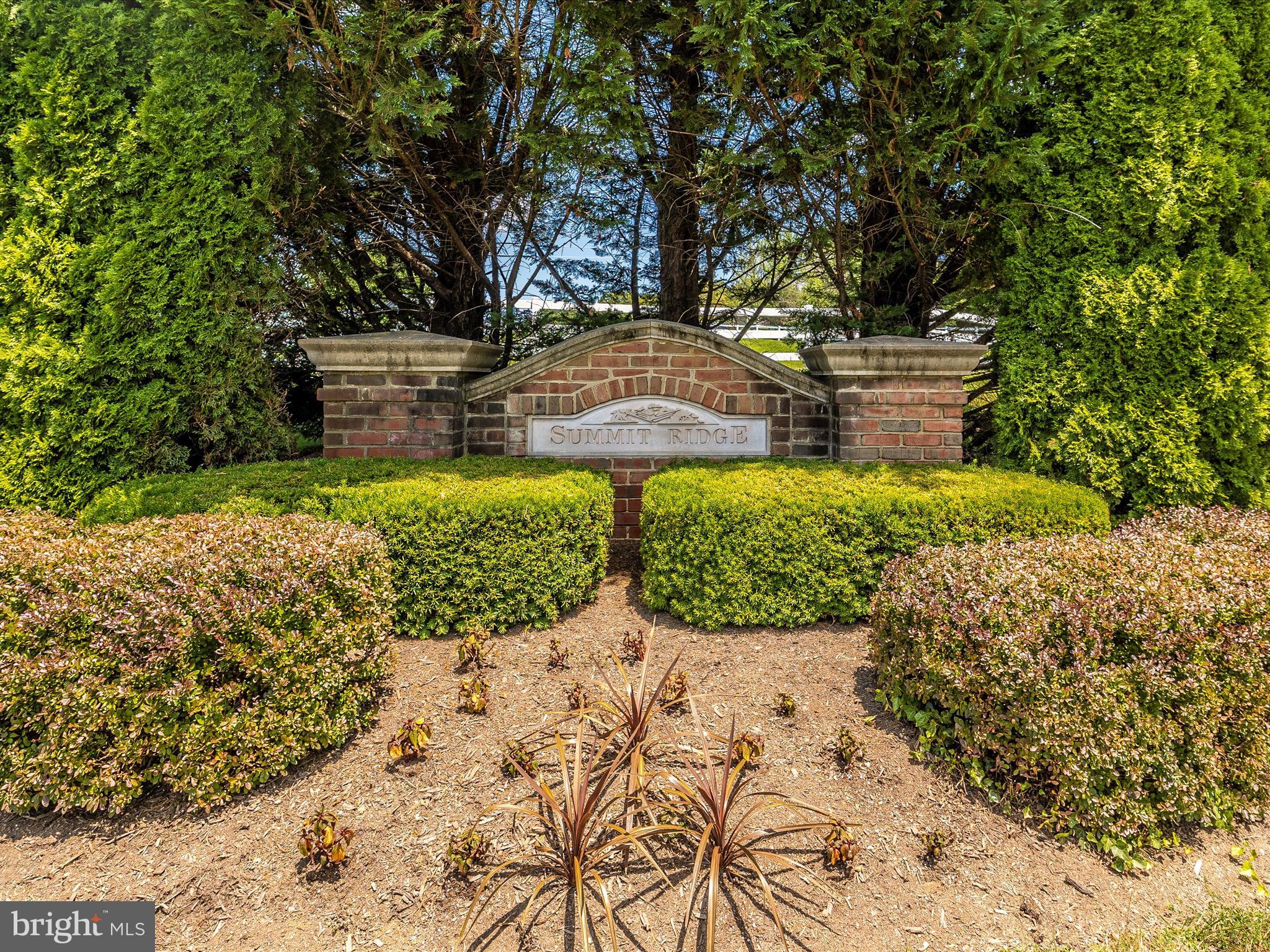 SUMMIT RIDGE - Residential