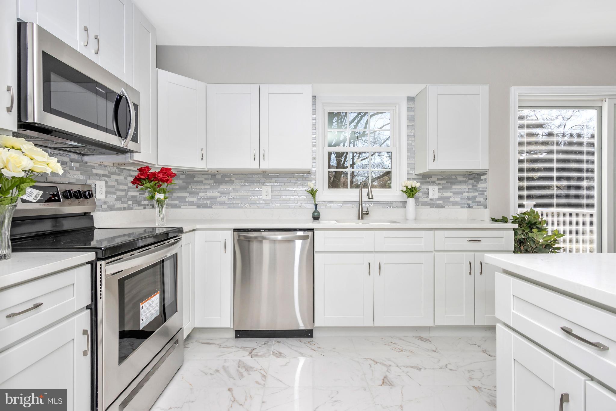 EMERALD VALLEY - Residential