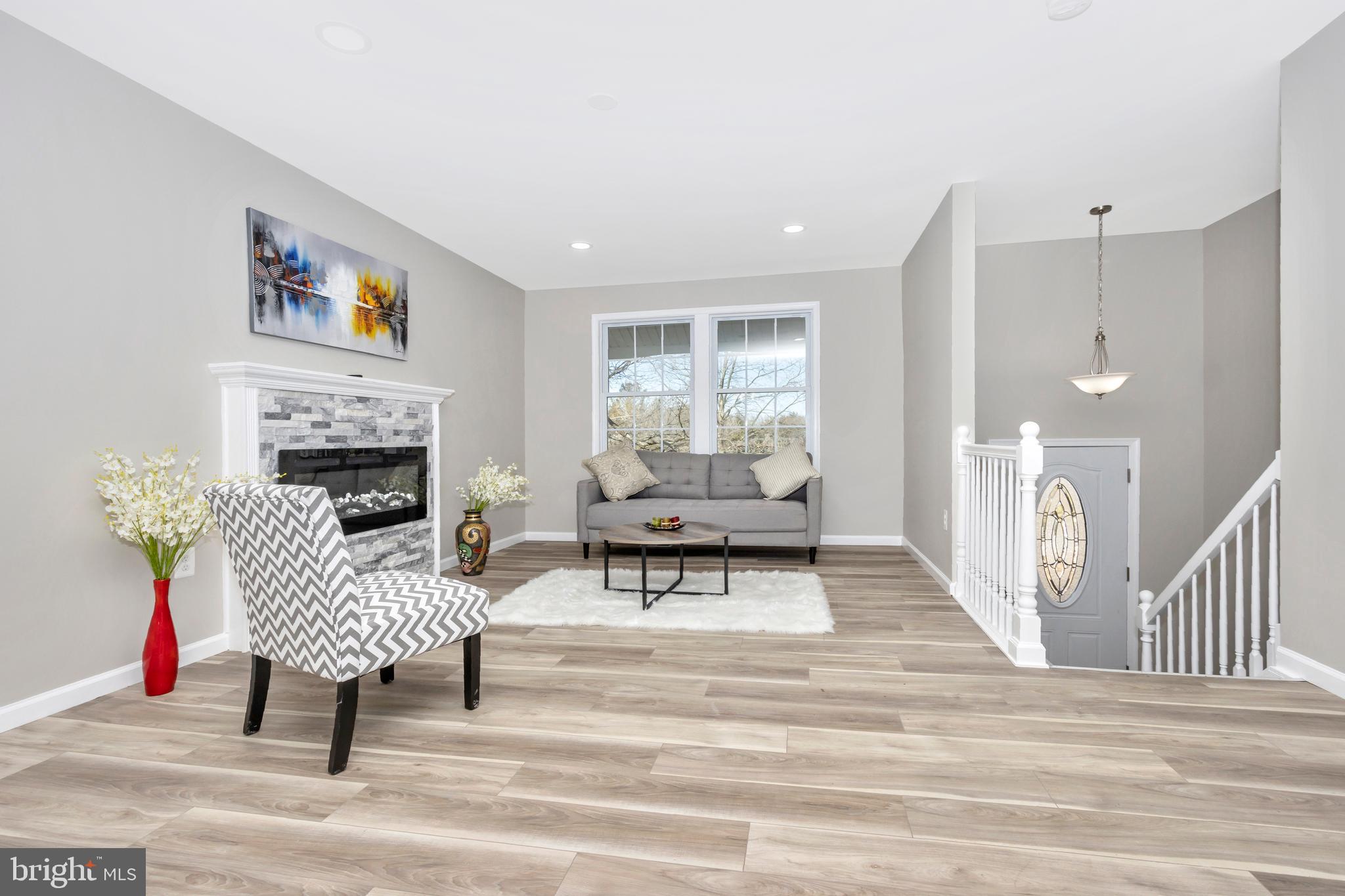 EMERALD VALLEY - Residential