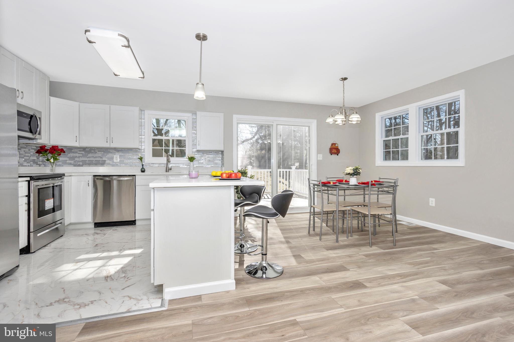 EMERALD VALLEY - Residential