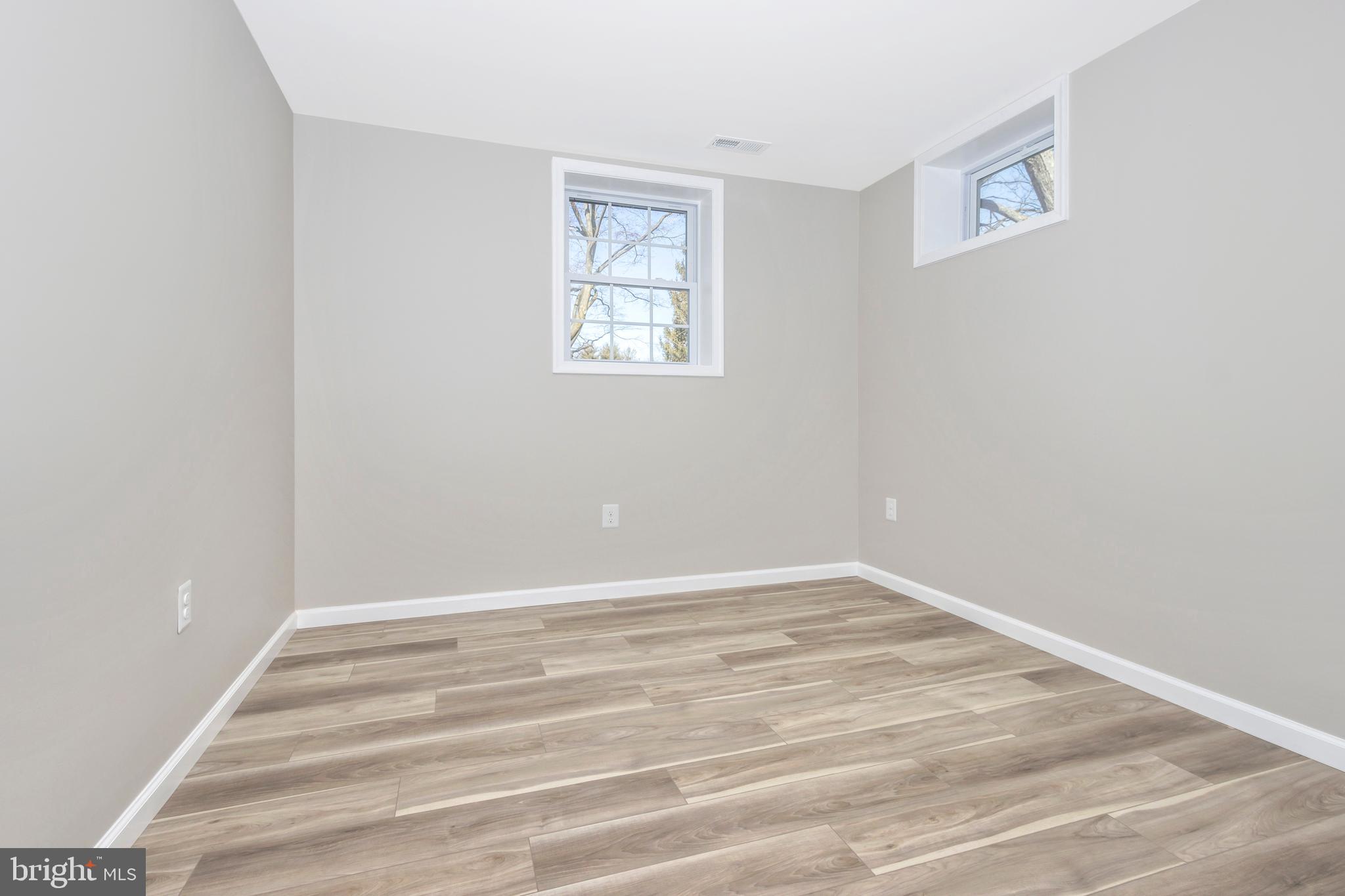 EMERALD VALLEY - Residential