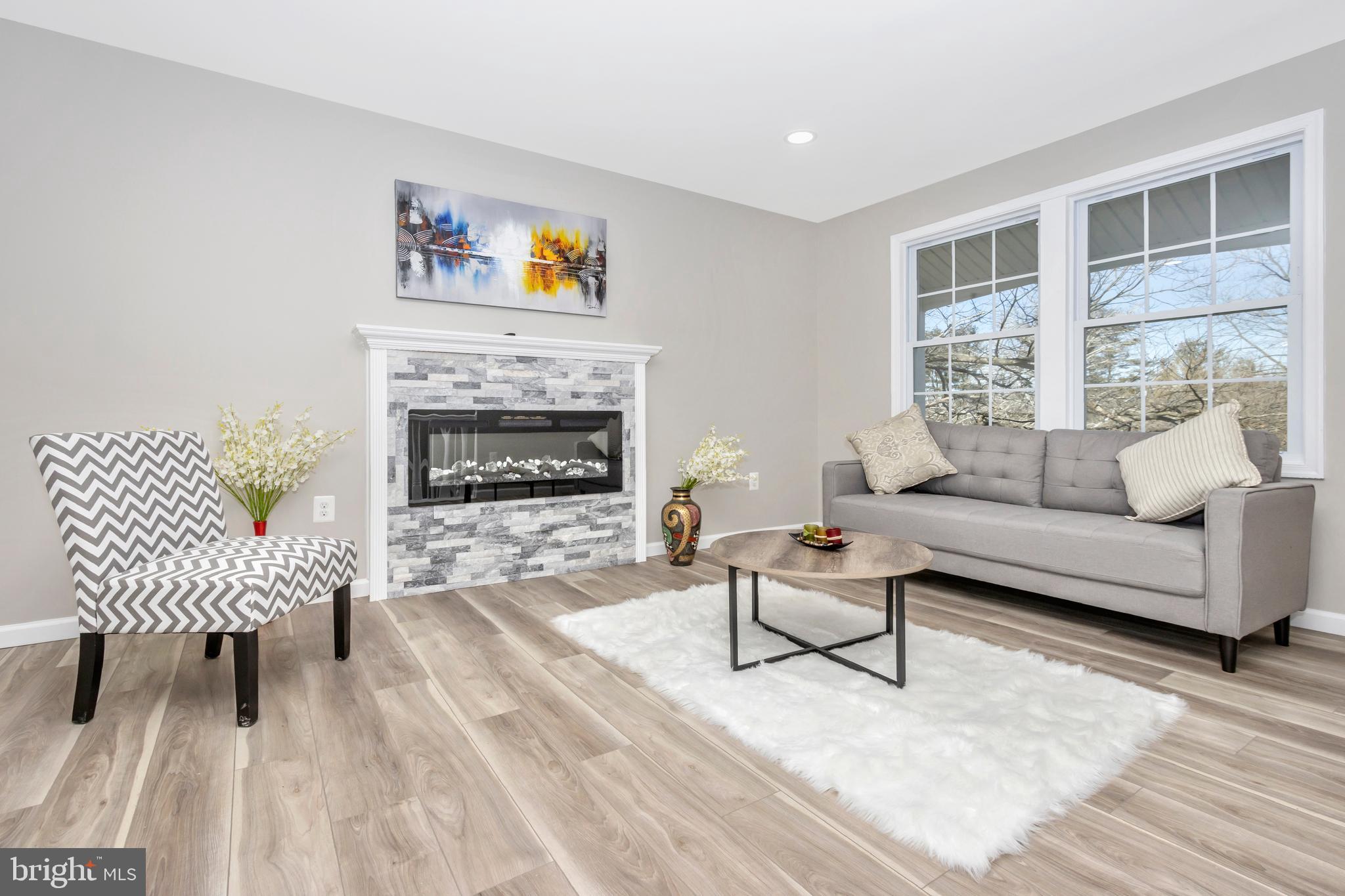 EMERALD VALLEY - Residential