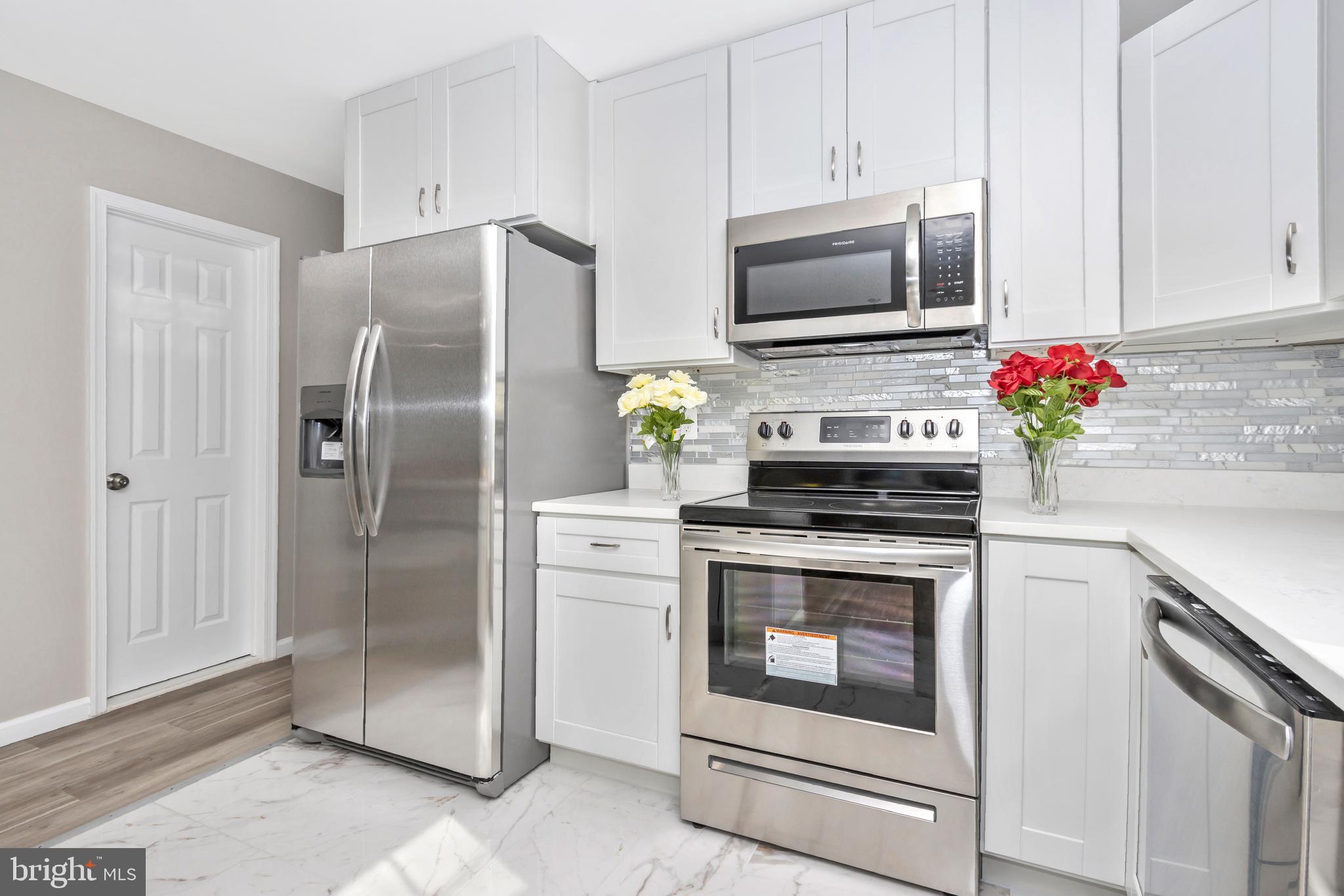 EMERALD VALLEY - Residential