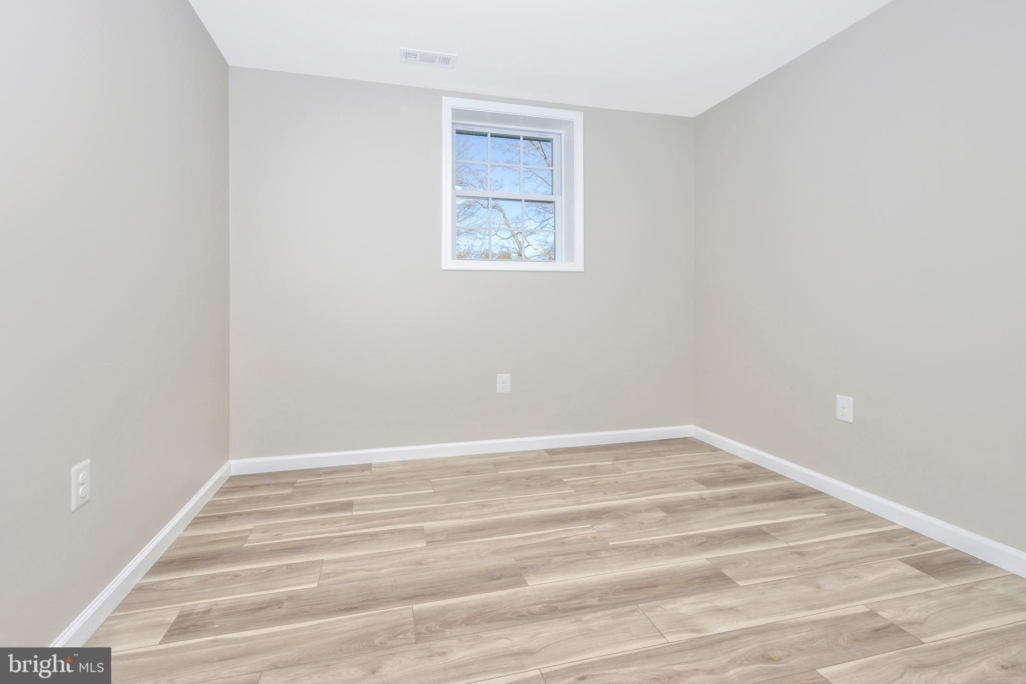 EMERALD VALLEY - Residential