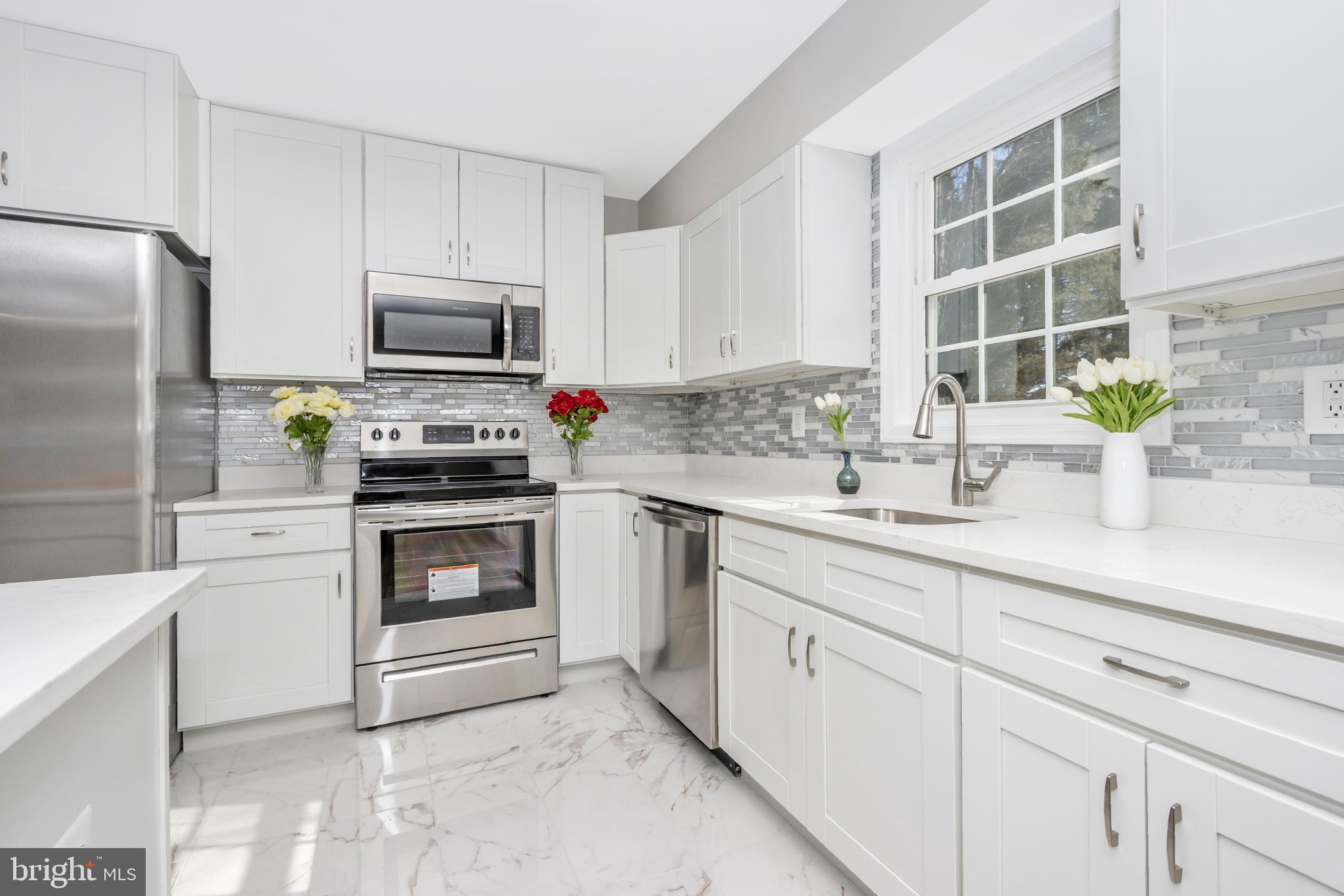 EMERALD VALLEY - Residential