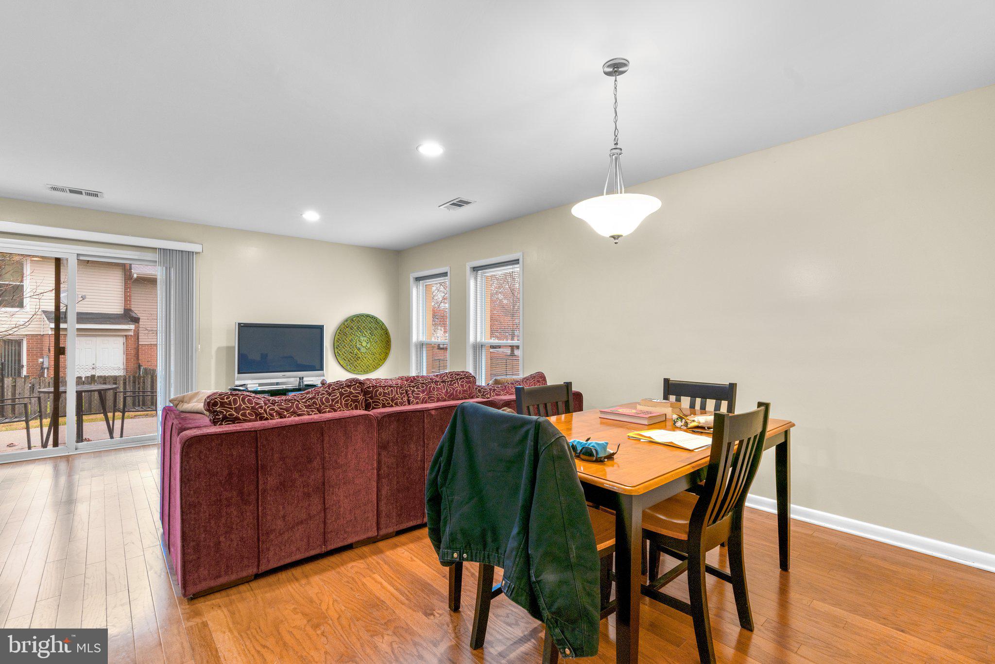 APPLEWALK - Residential