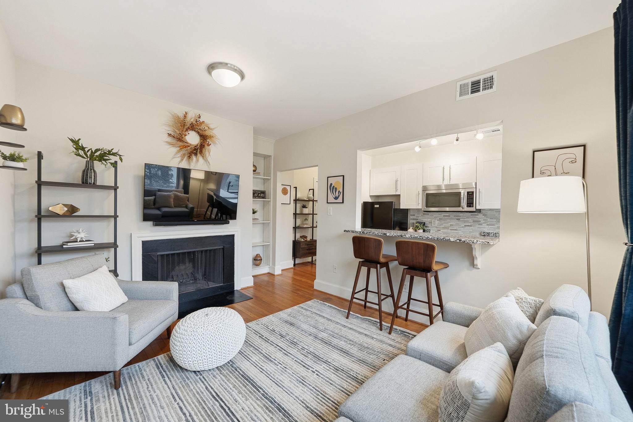 18 9TH STREET NE 305