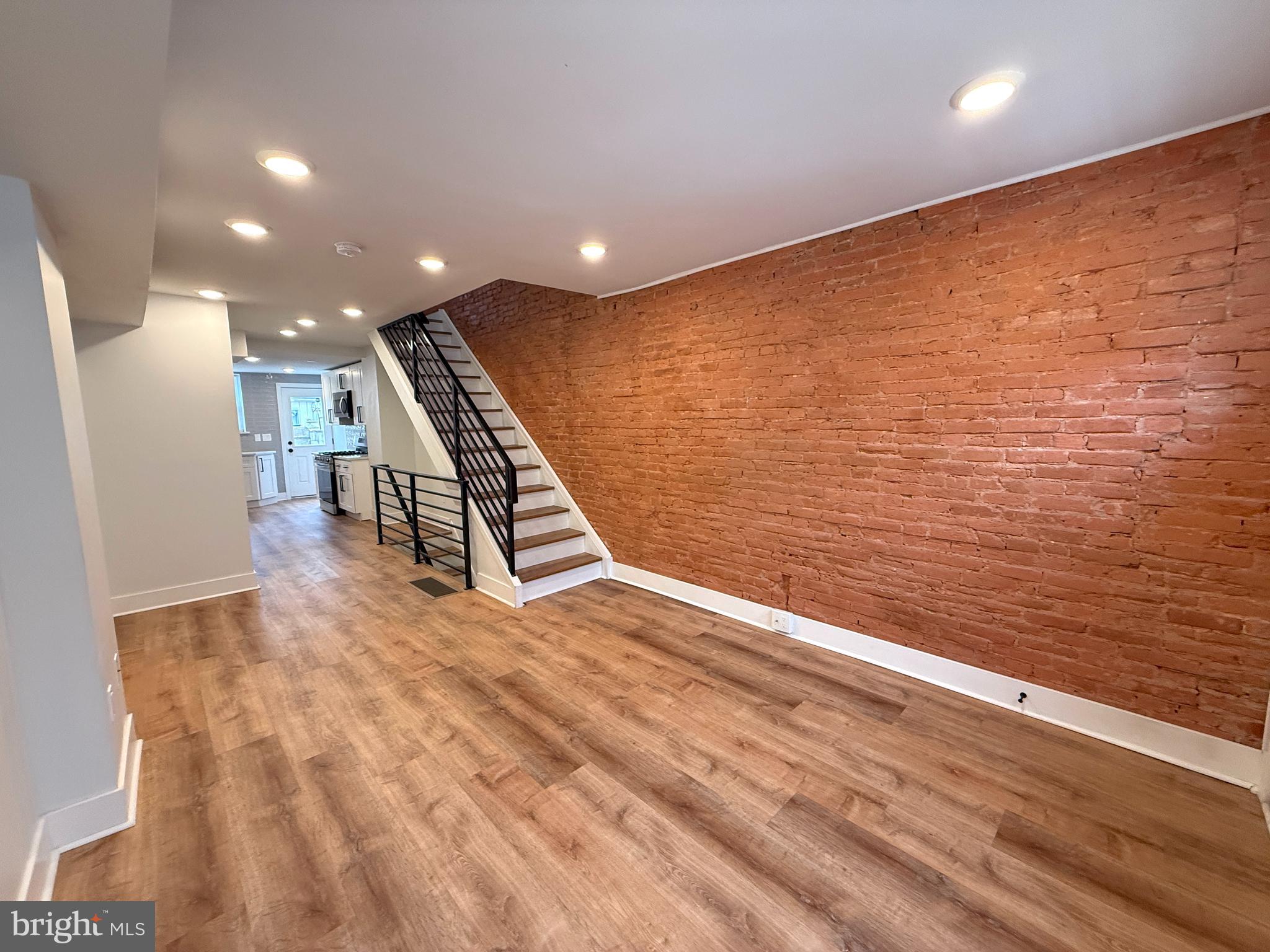 609 MOUNTAIN STREET