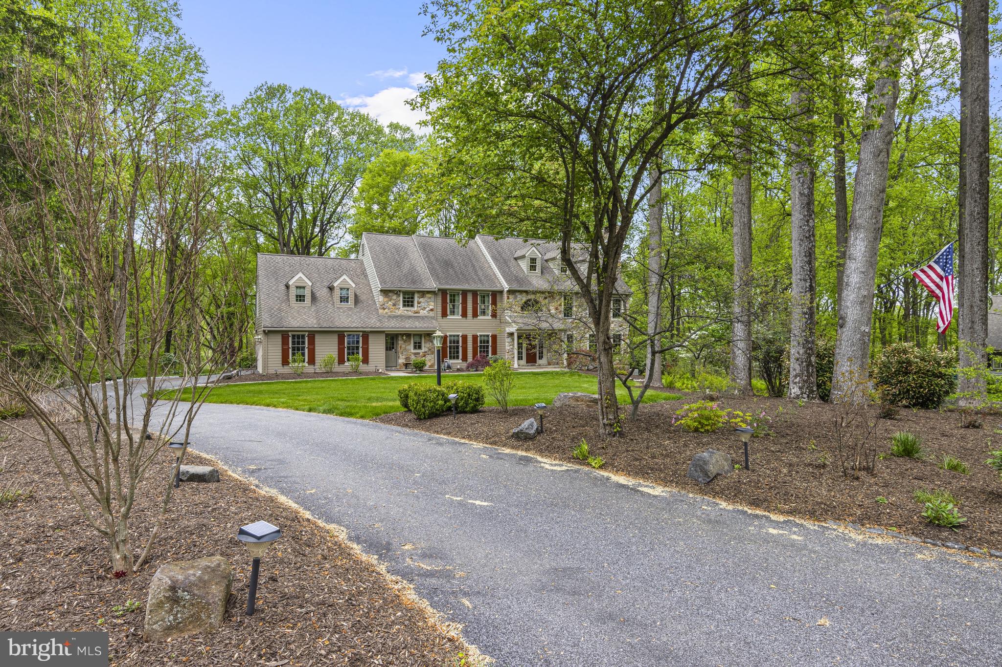 1653 WATERGLEN DRIVE