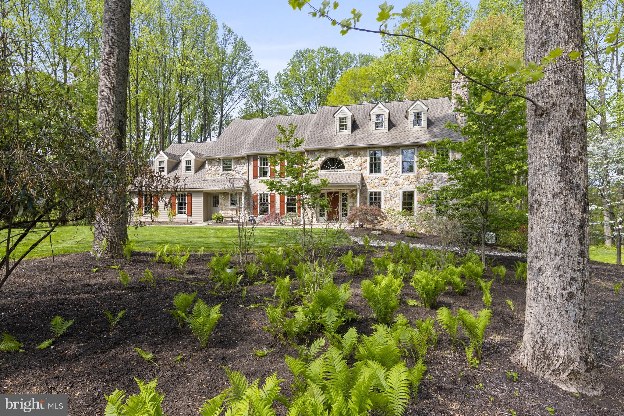 1653 WATERGLEN DRIVE