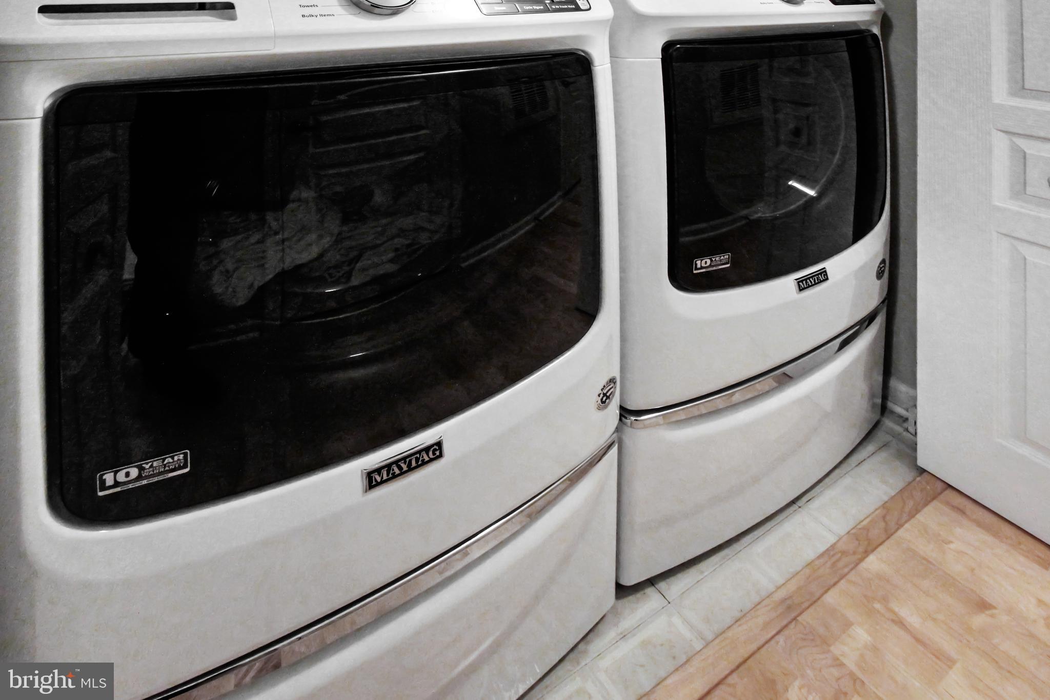 SAVOY AT RESTON TOWN CENTER - Residential