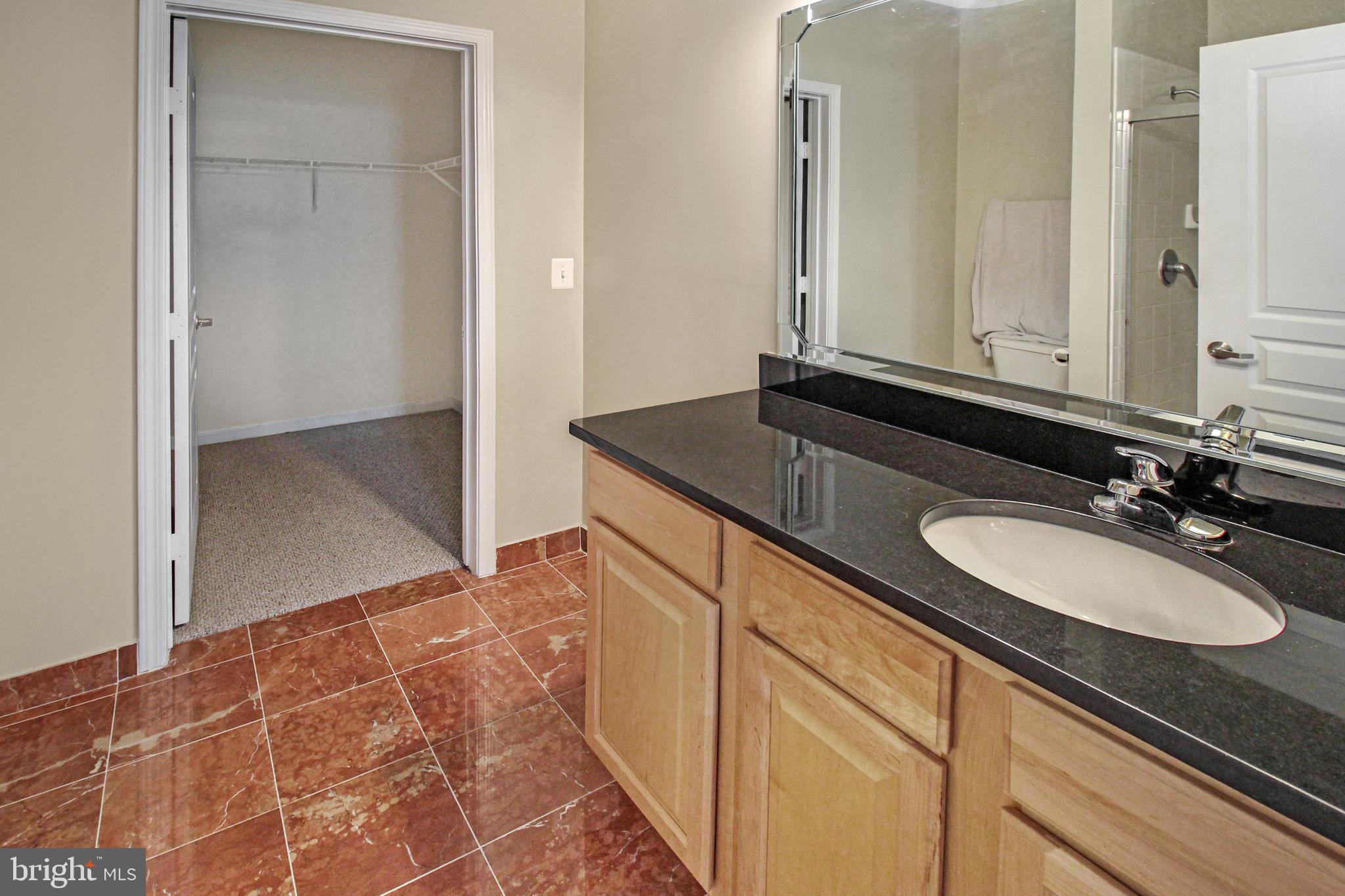 SAVOY AT RESTON TOWN CENTER - Residential