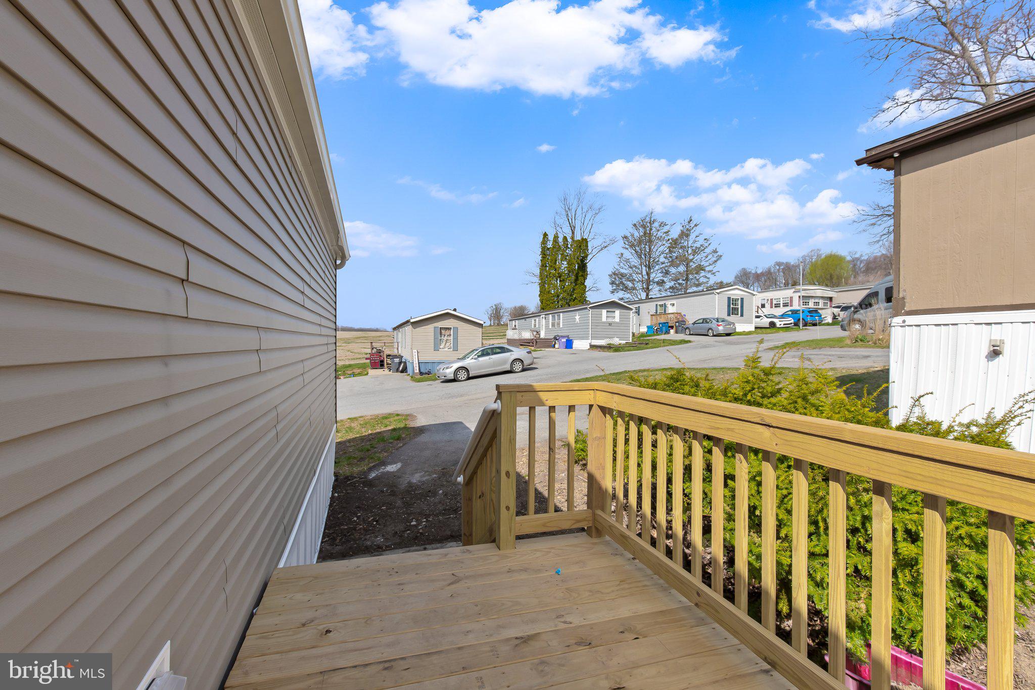 17 ASHTON DR