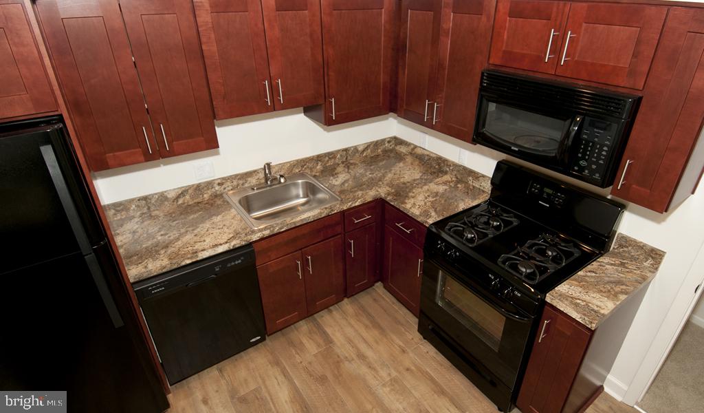 ELKRIDGE ESTATES - Residential Lease