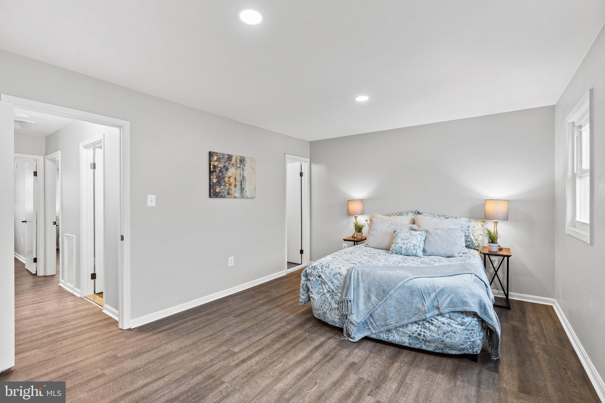 POINT OF WOODS - Residential