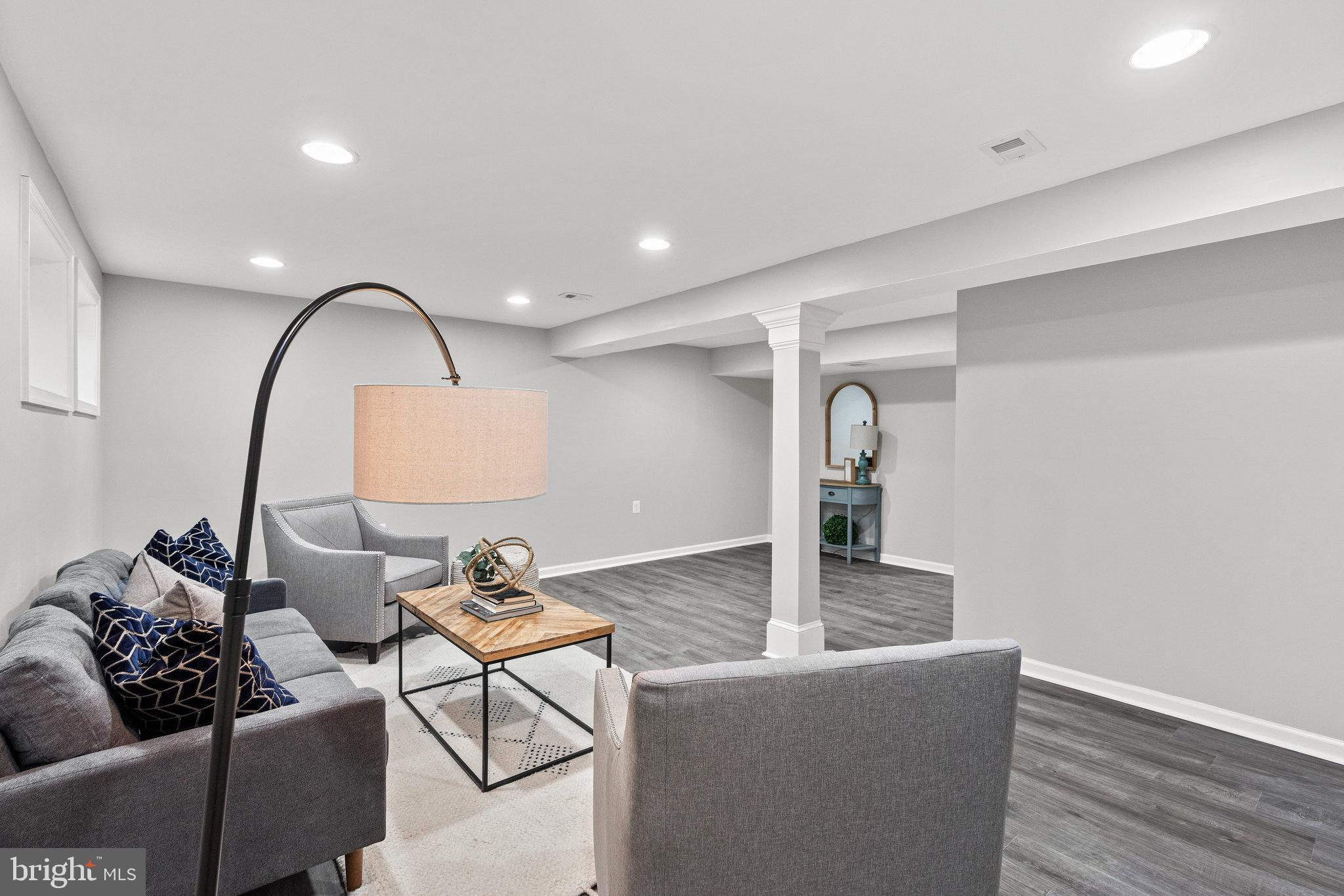 POINT OF WOODS - Residential