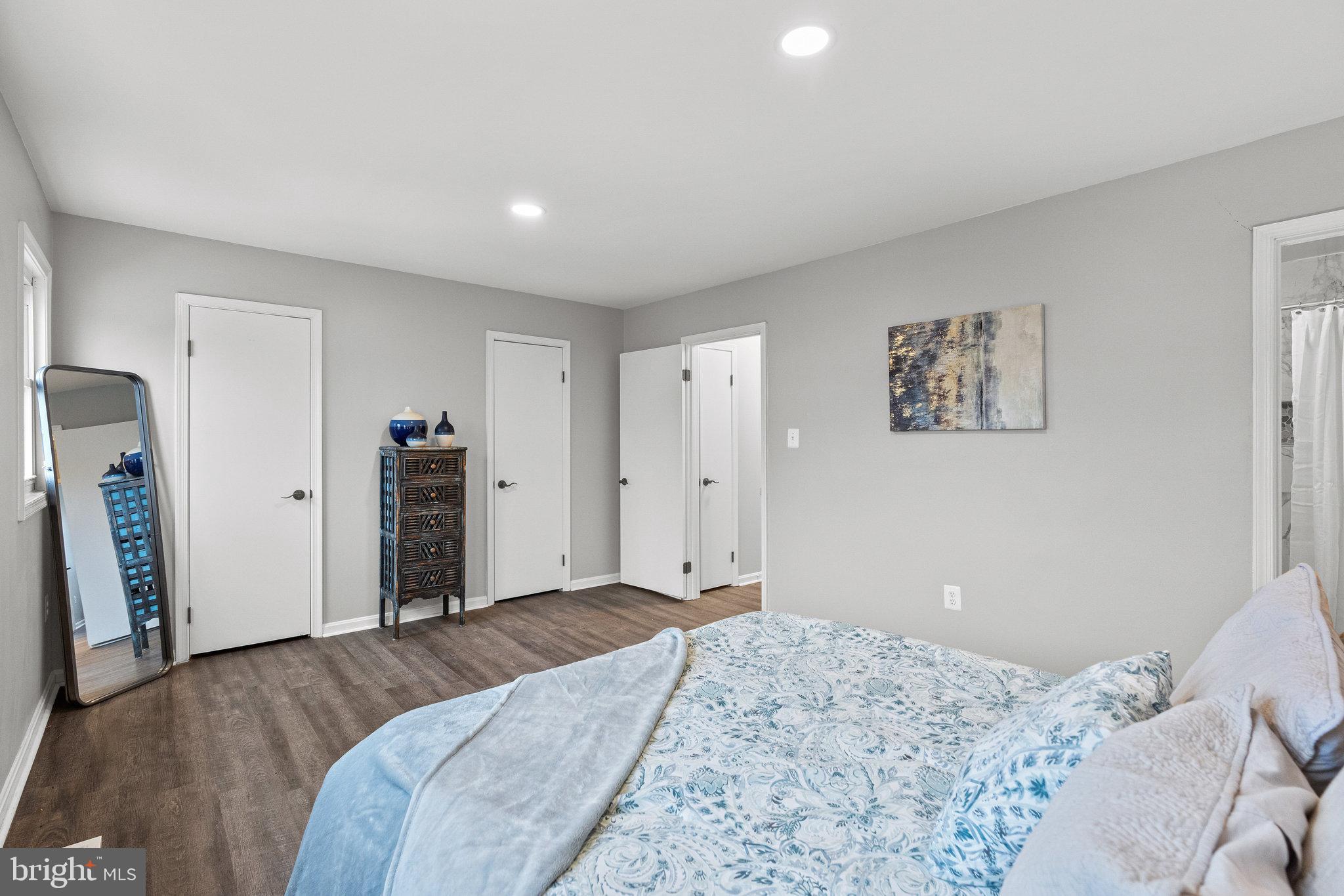 POINT OF WOODS - Residential