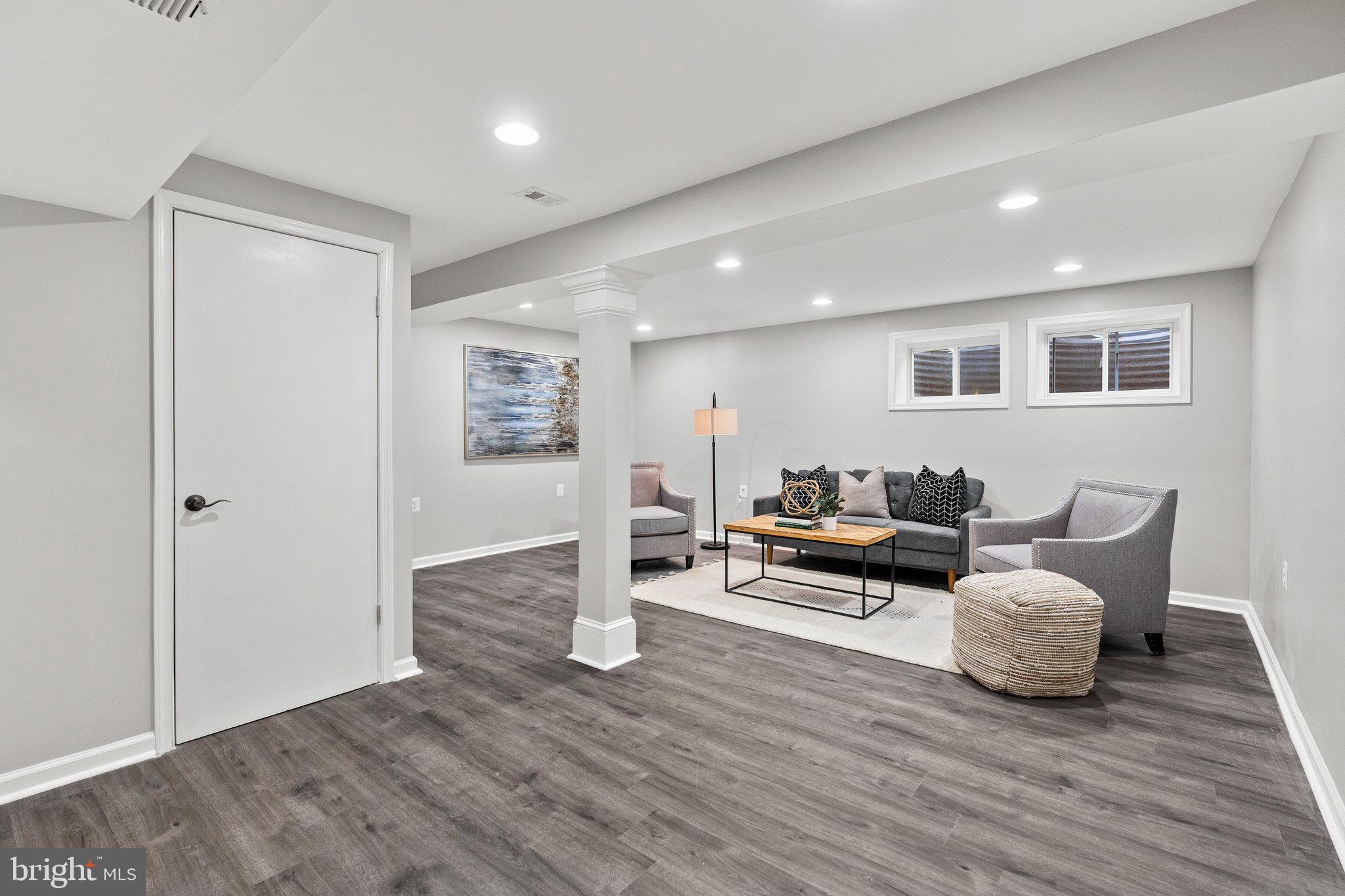 POINT OF WOODS - Residential