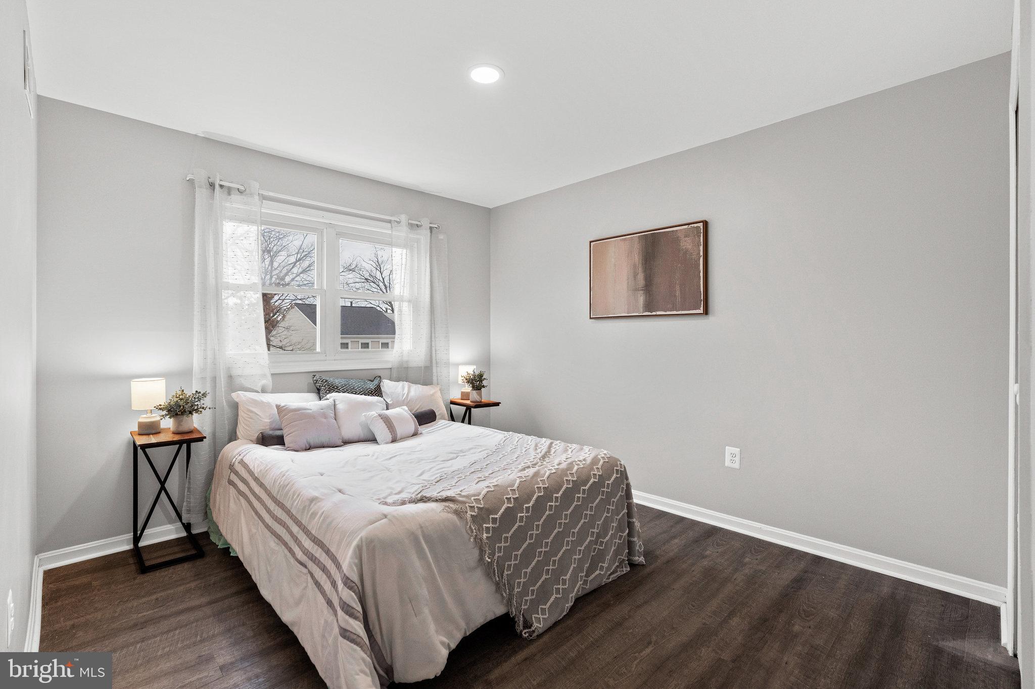 POINT OF WOODS - Residential
