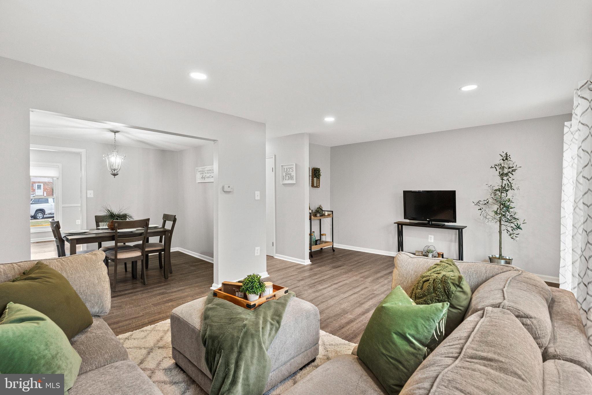POINT OF WOODS - Residential