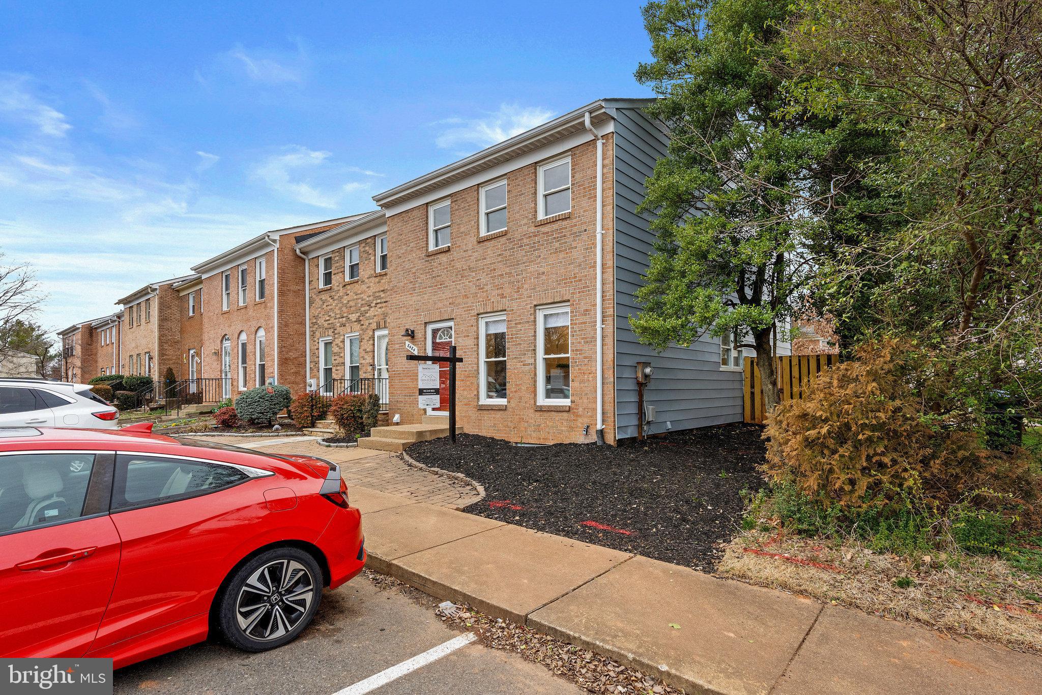 POINT OF WOODS - Residential