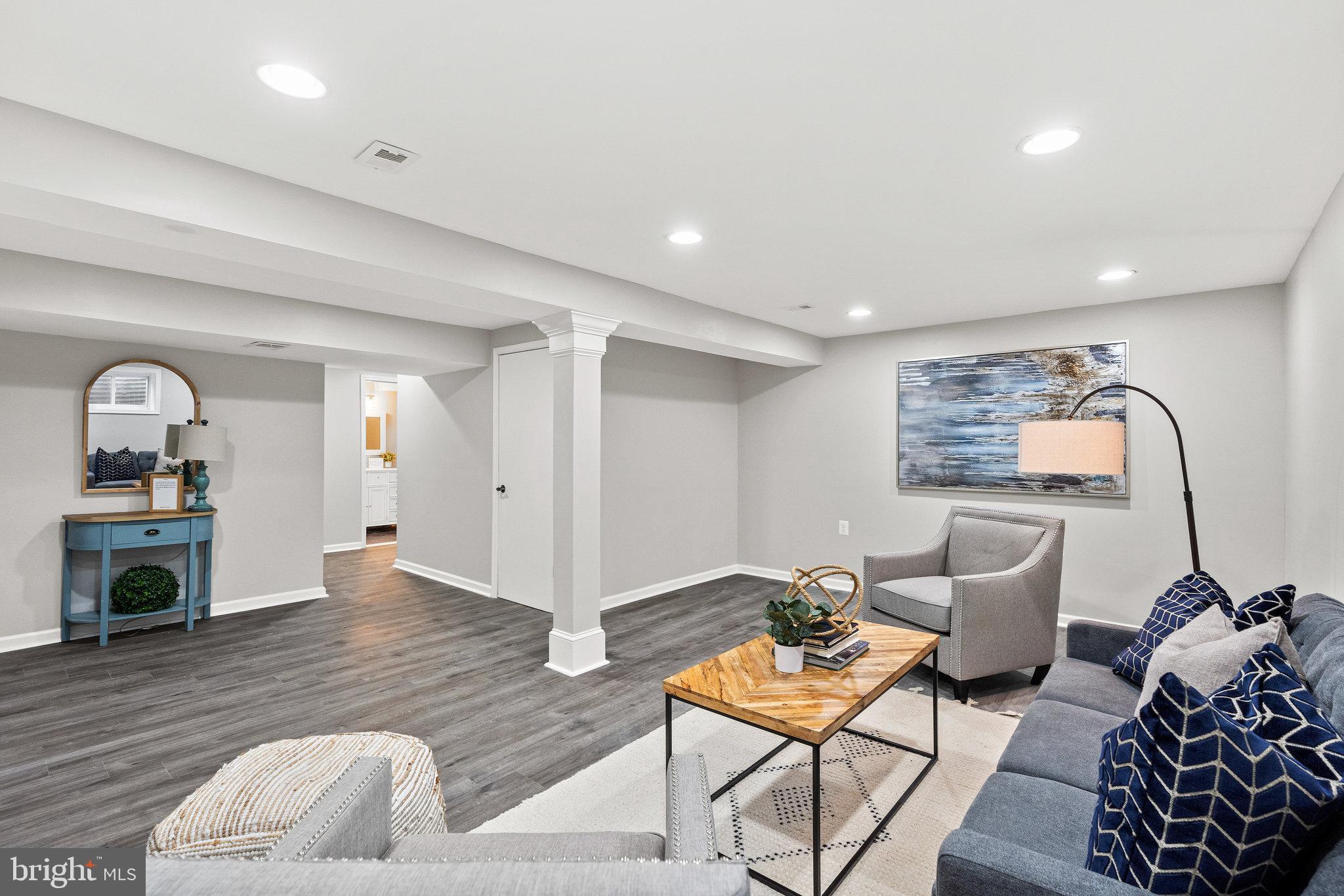 POINT OF WOODS - Residential