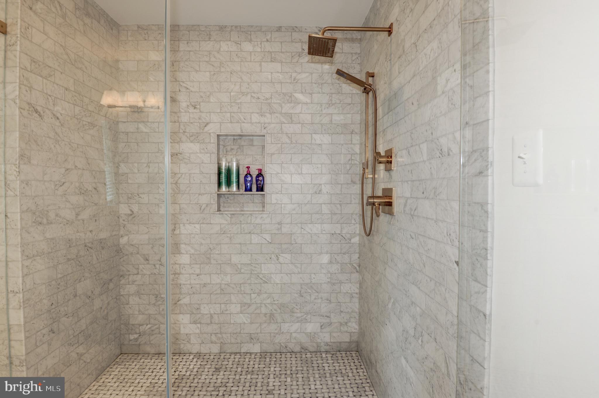 PAEONIAN SPRINGS - Residential