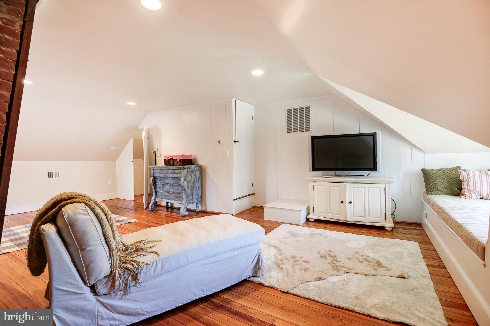 PAEONIAN SPRINGS - Residential