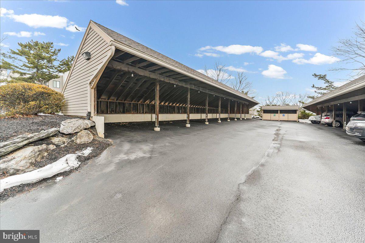 RUNNYMEADE FARMS - Residential