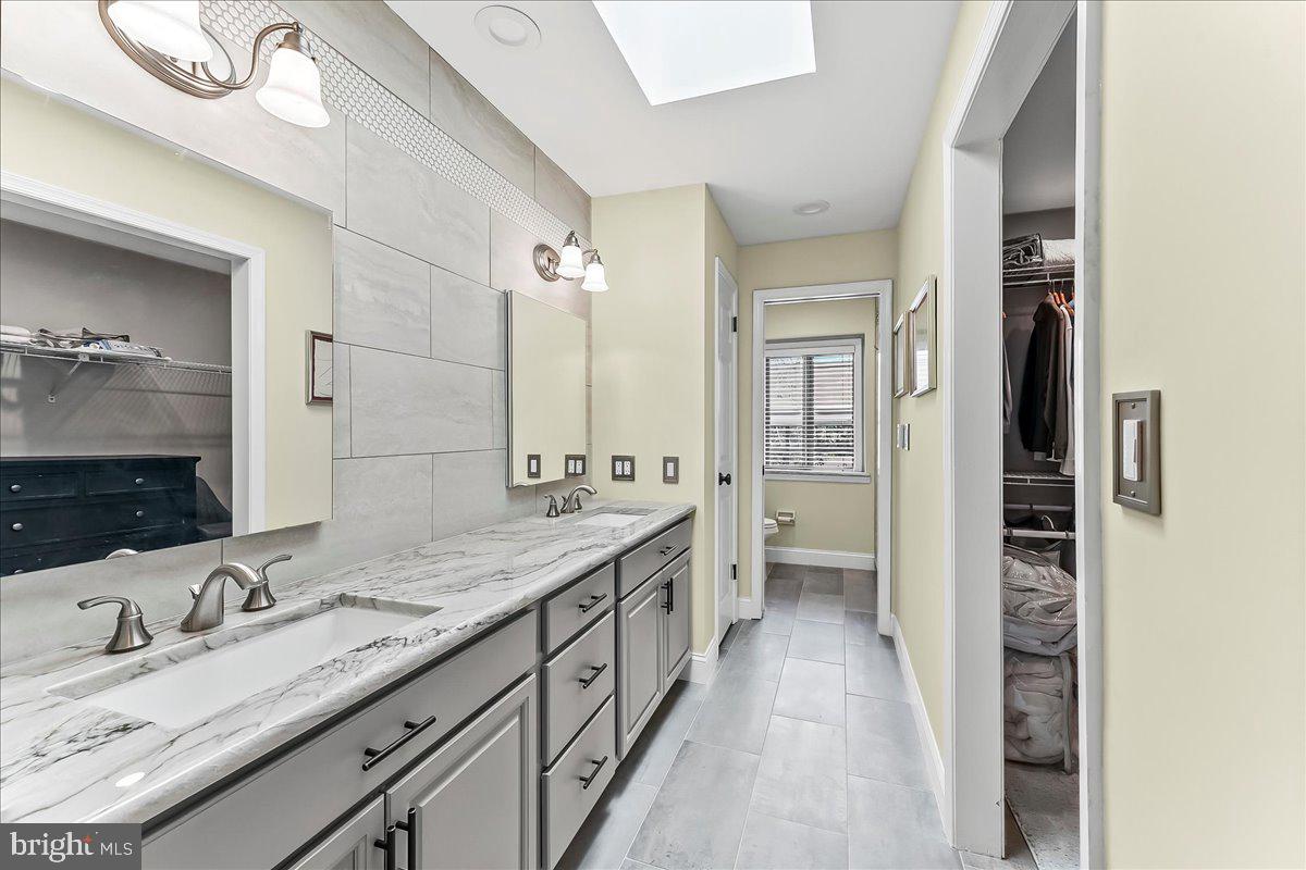 RUNNYMEADE FARMS - Residential