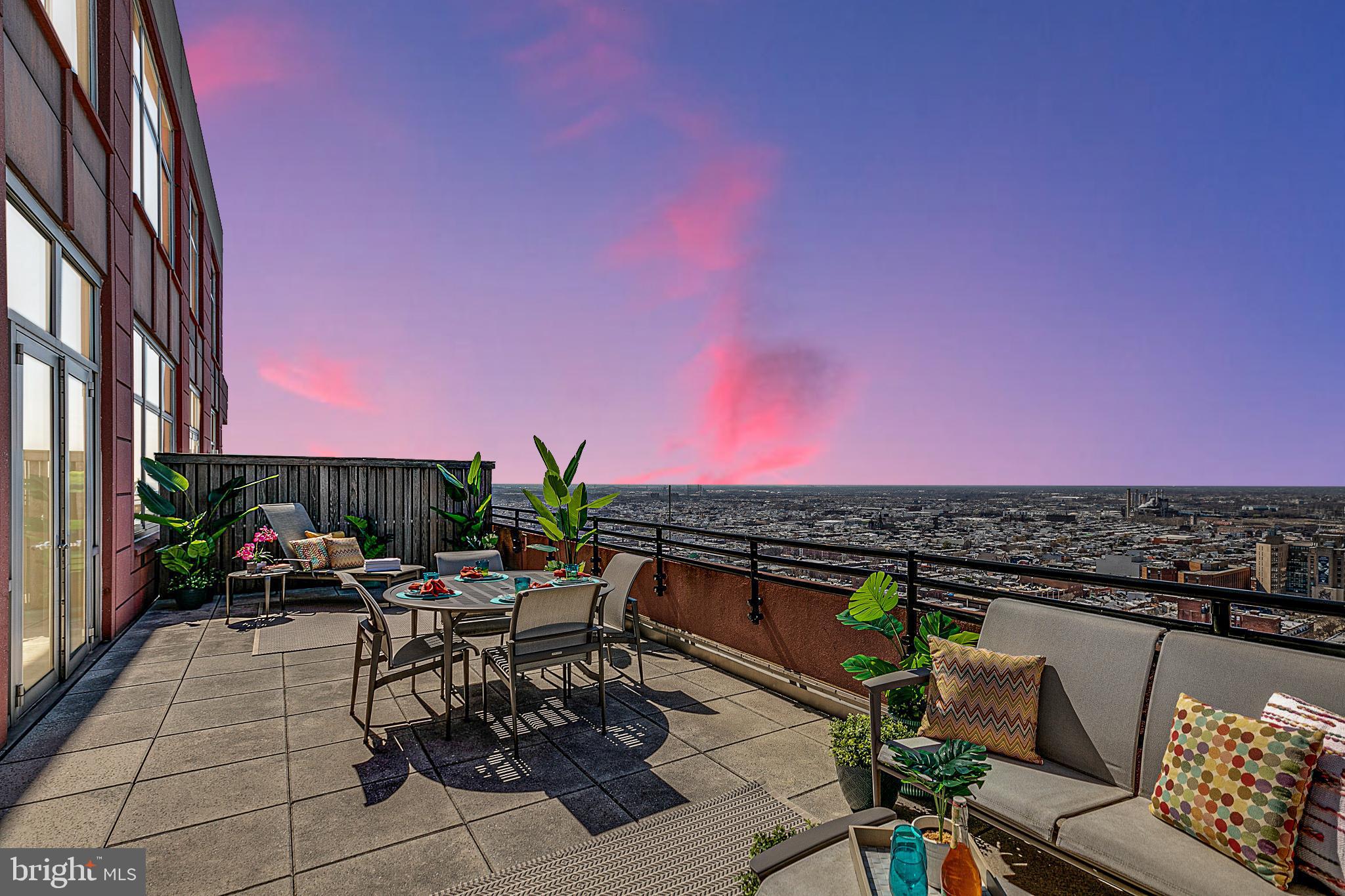 AVENUE OF THE ARTS - Residential